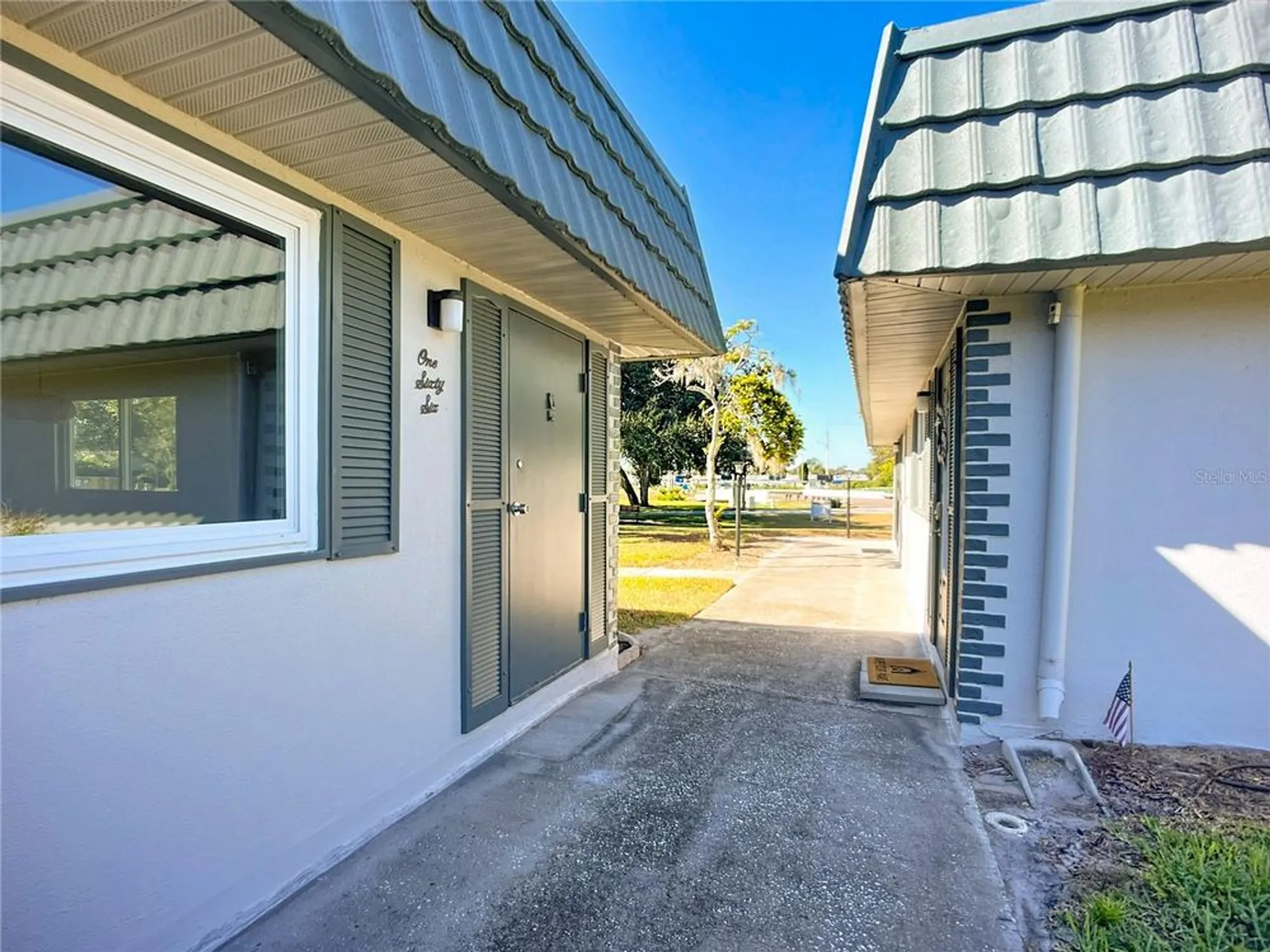 Property Slideshow image 1 of 39 | 1811 bedford ln 166, Sun City Center, FL, 33573