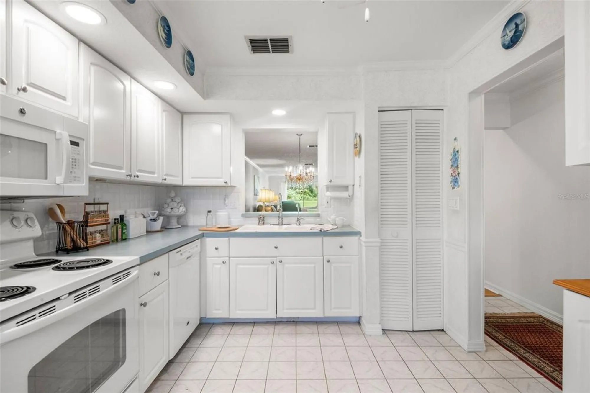 Property Slideshow image 24 of 61 | 1012 dunrobin dr d, Palm Harbor, FL, 34684