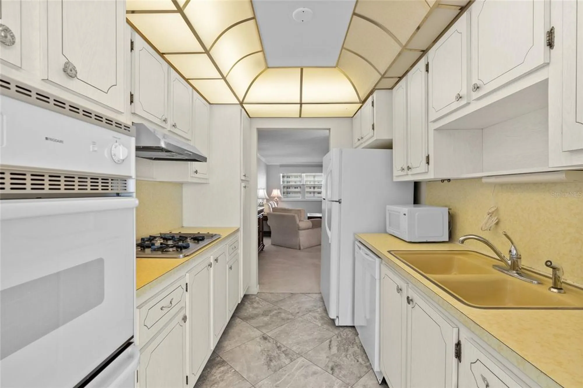 Property Slideshow image 11 of 50 | 5925 shore blvd 608, Gulfport, FL, 33707