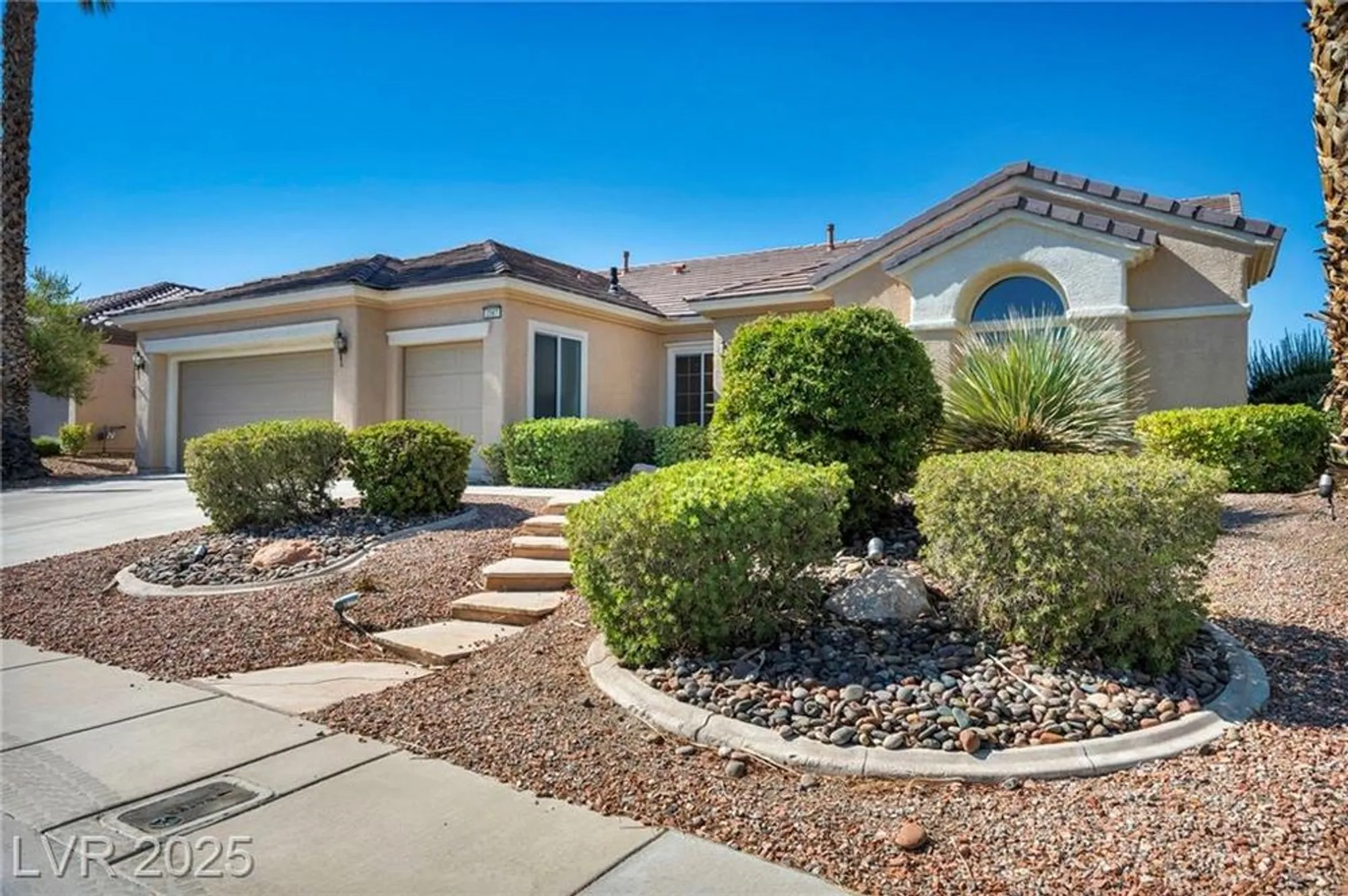 Property Slideshow image 68 of 71 | 2567 evening sky dr, Henderson, NV, 89052