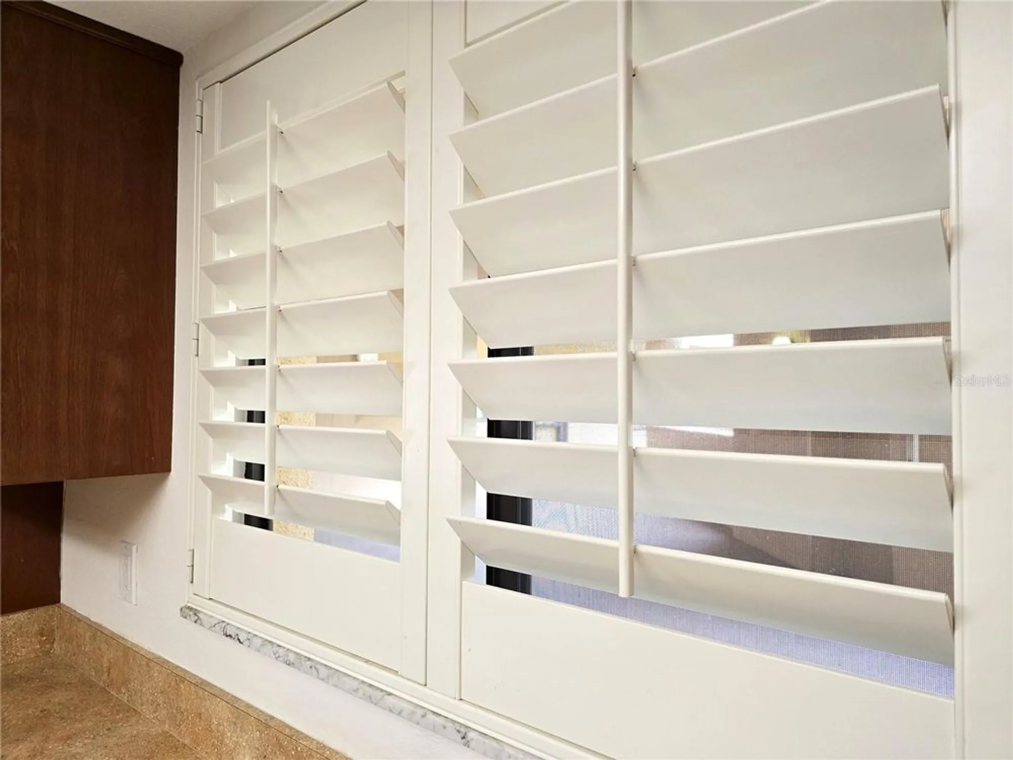 Property Slideshow image 11 of 65 | 3076 eastland blvd 106, Clearwater, FL, 33761