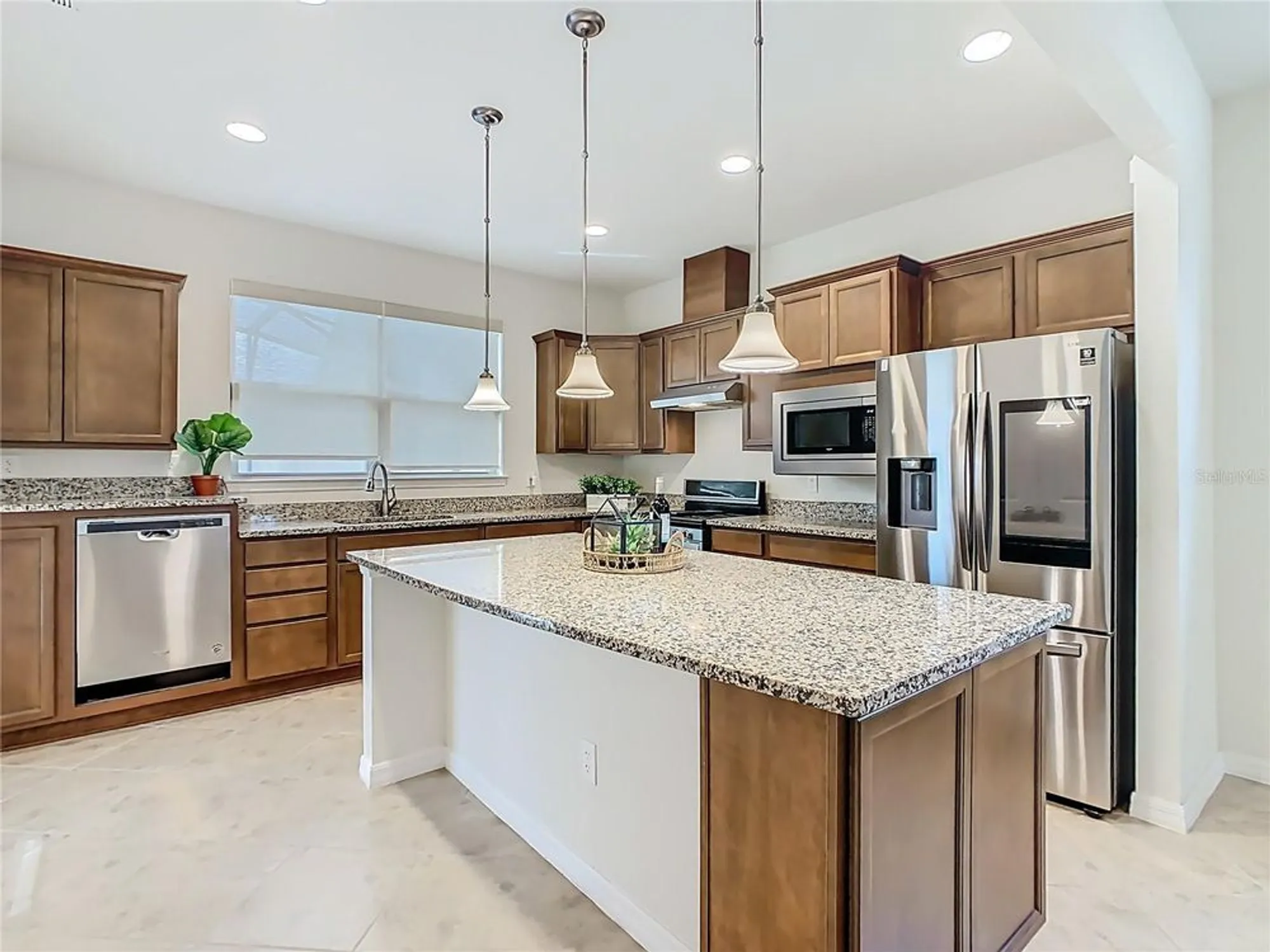 Property Slideshow image 8 of 60 | 210 tomelloso way, Davenport, FL, 33837