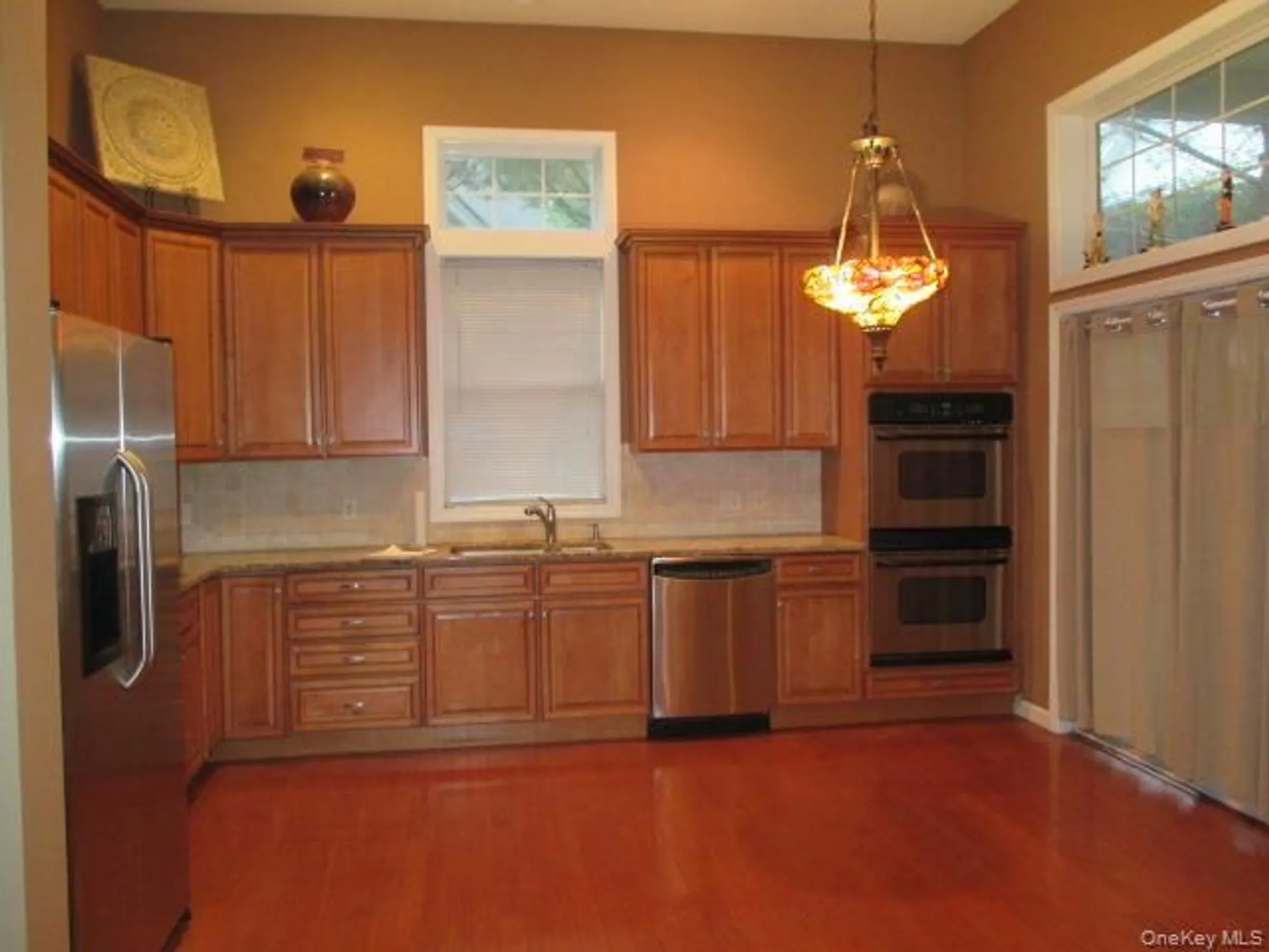 Property Slideshow image 4 of 20 | 177 melody ct, Eastport, NY, 11941