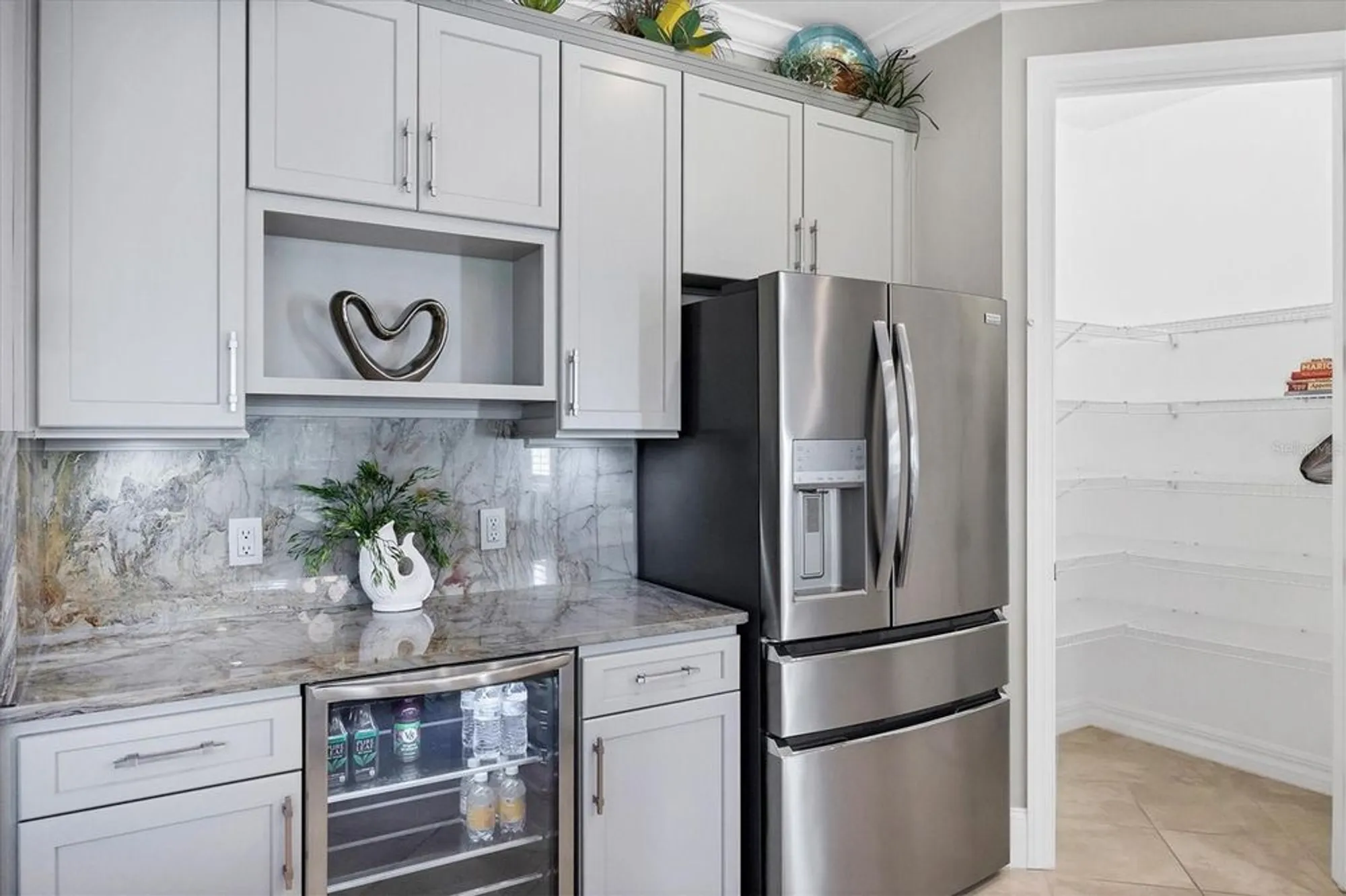 Property Slideshow image 17 of 66 | 6144 abaco dr, Sarasota, FL, 34238