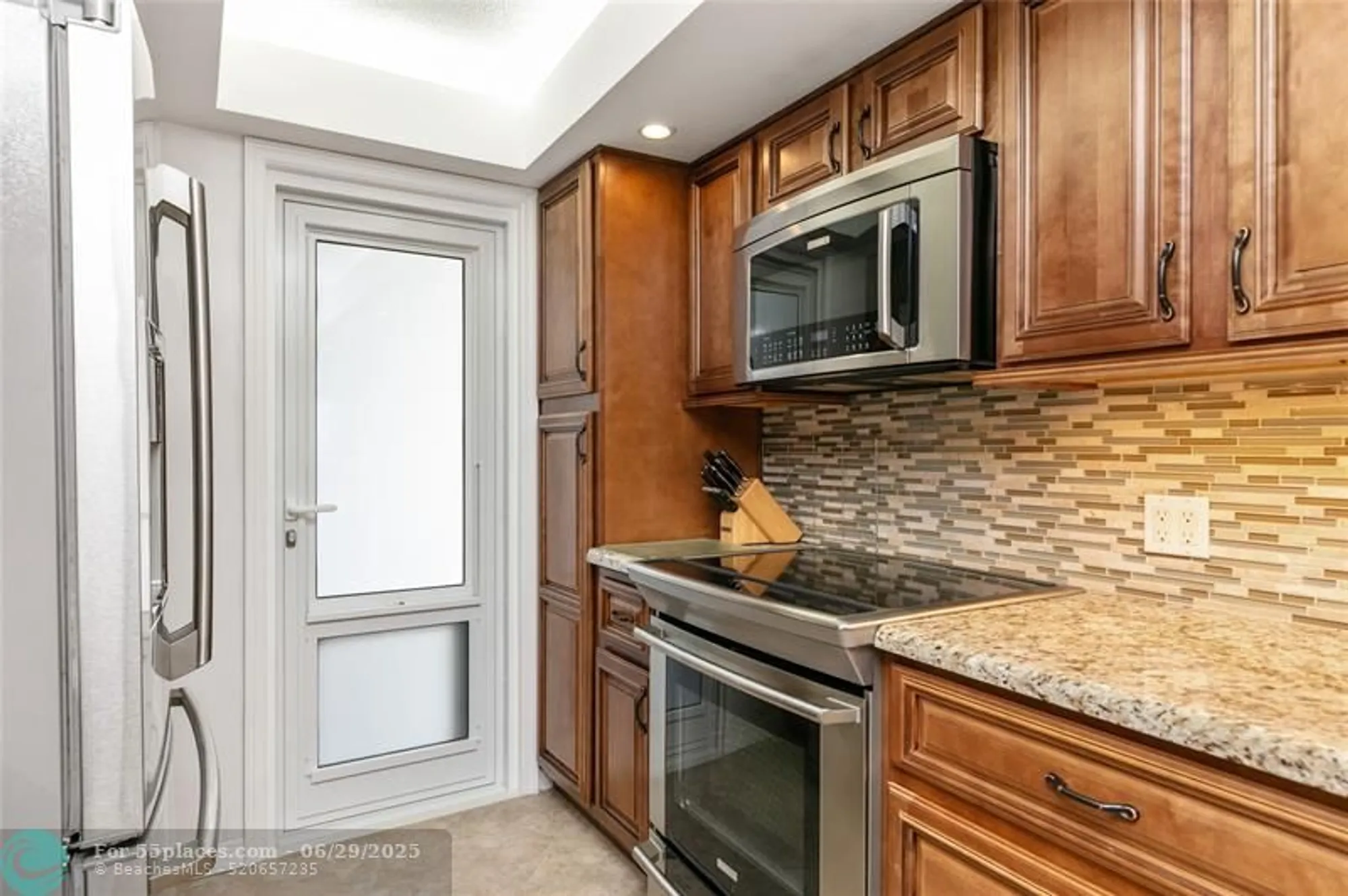 Property Slideshow image 8 of 39 | 2731 ne 14th street cswy 605, Pompano Beach, FL, 33062