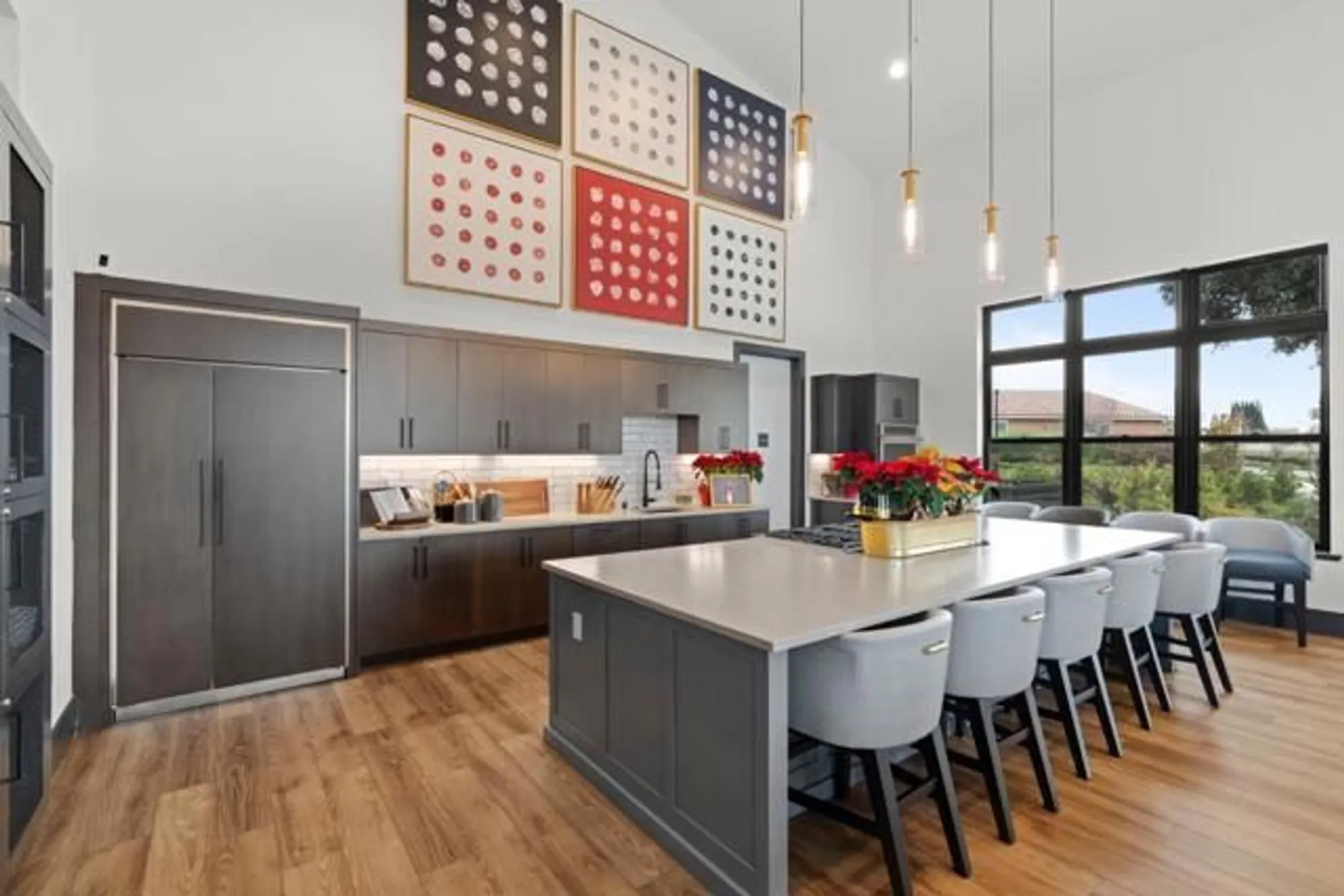 Property Slideshow image 14 of 16 | 2171 white oak dr, Hollister, CA, 95023