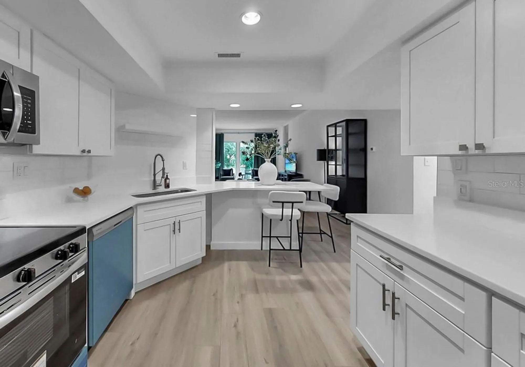 Property Slideshow image 4 of 58 | 7400 sun island dr 105, South Pasadena, FL, 33707