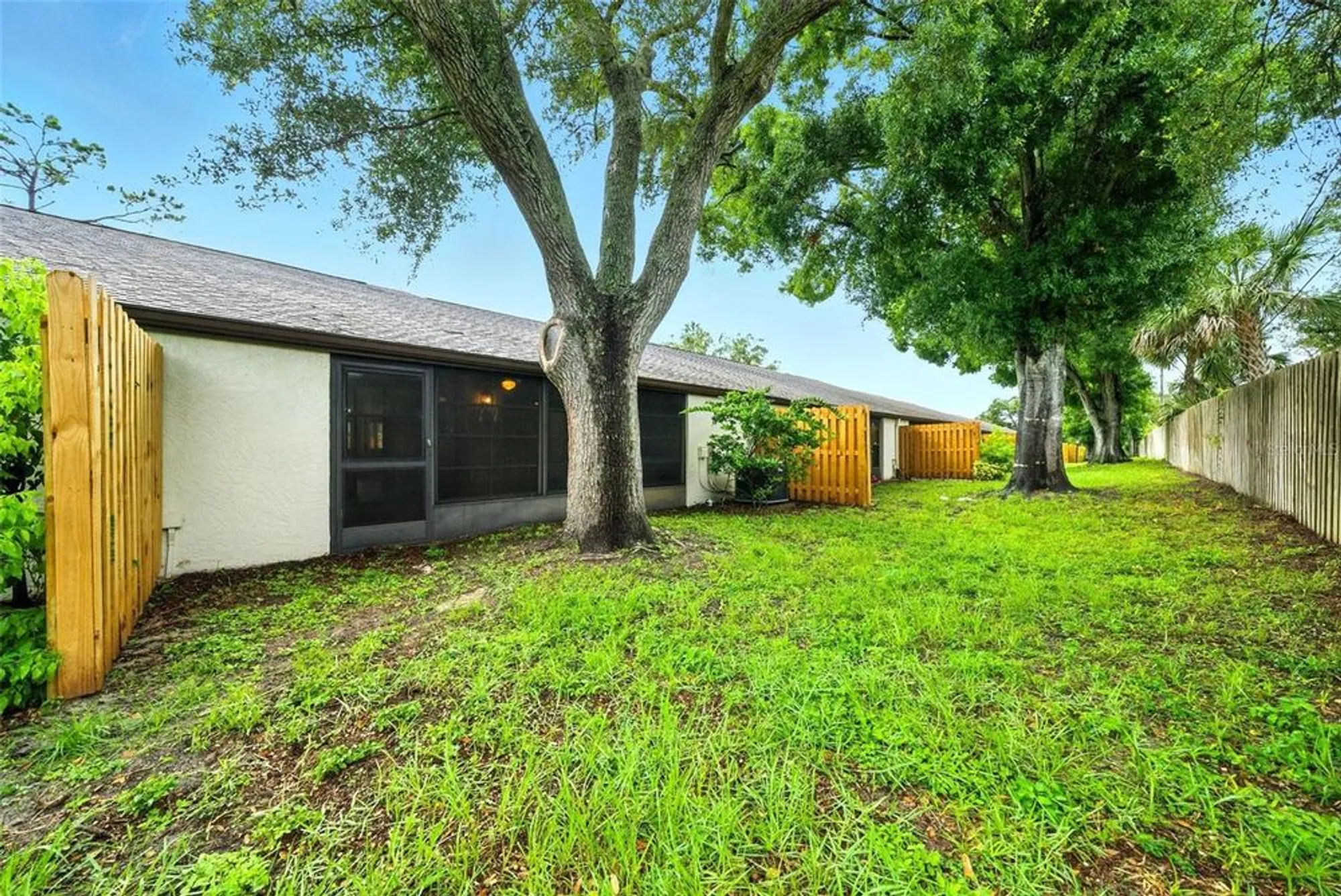 Property Slideshow image 6 of 44 | 1725 pine ridge way e, Palm Harbor, FL, 34684