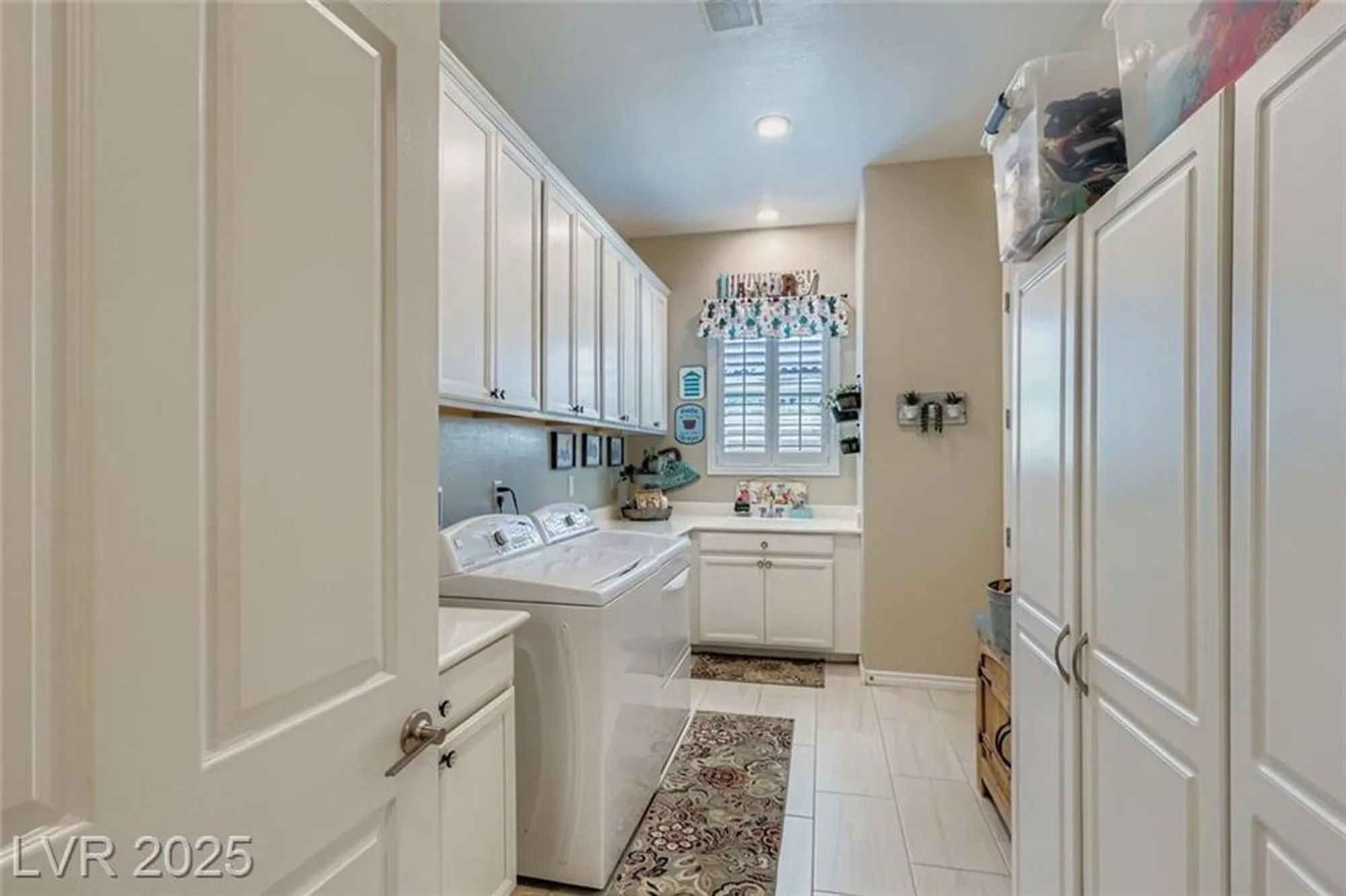 Property Slideshow image 29 of 54 | 768 rocky nook st, Henderson, NV, 89011