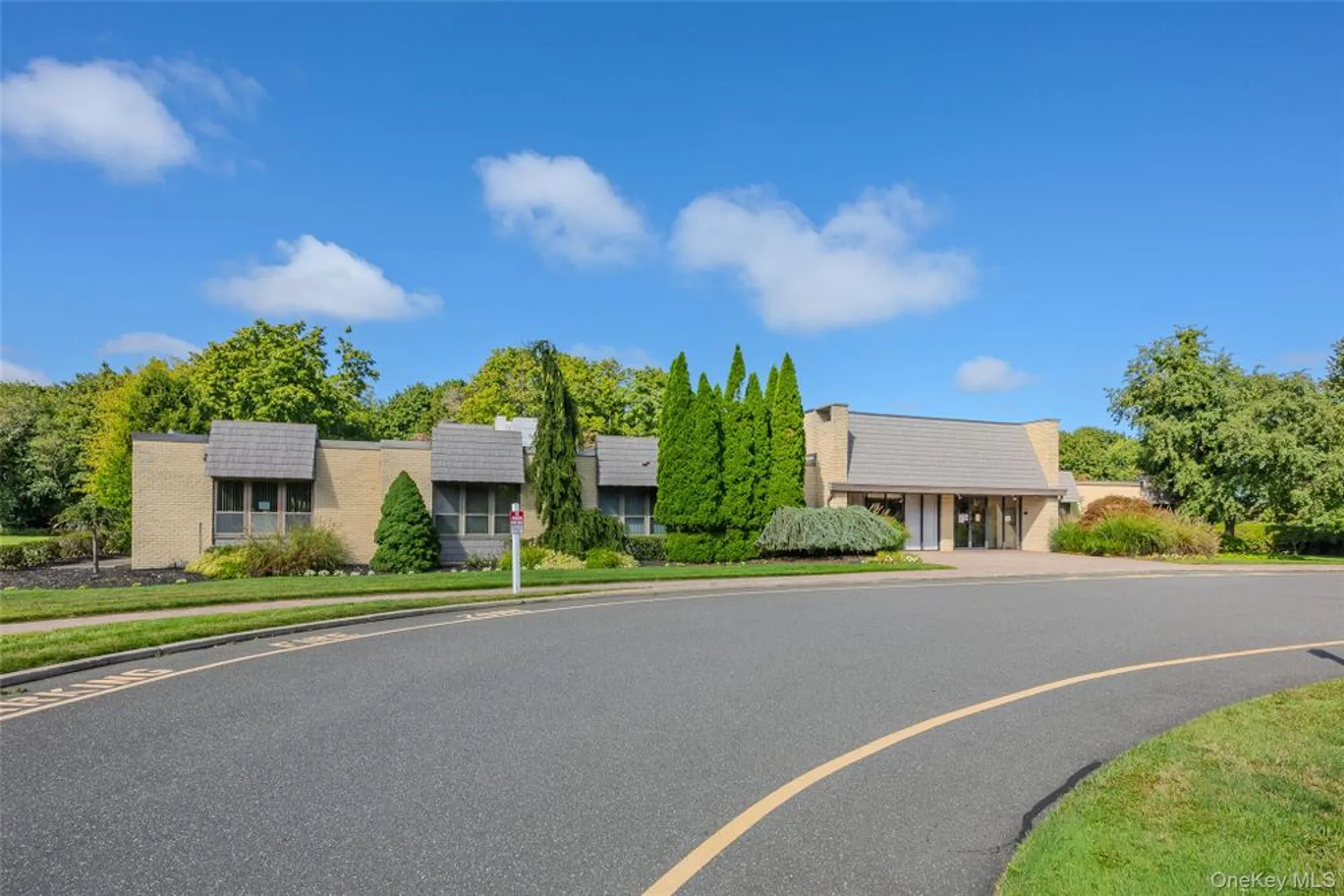 Property Slideshow image 33 of 35 | 204 bentley ct 204, Smithtown, NY, 11780