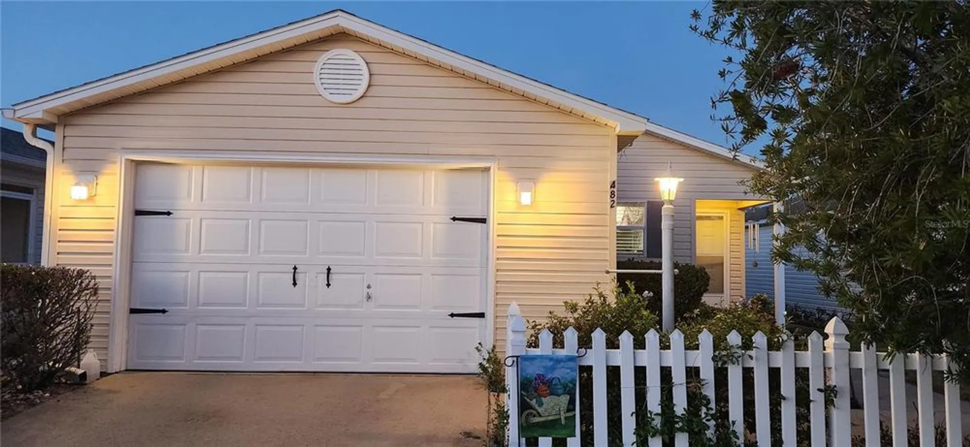 Property Slideshow image 1 of 21 | 482 hildalgo dr, The Villages, FL, 32159