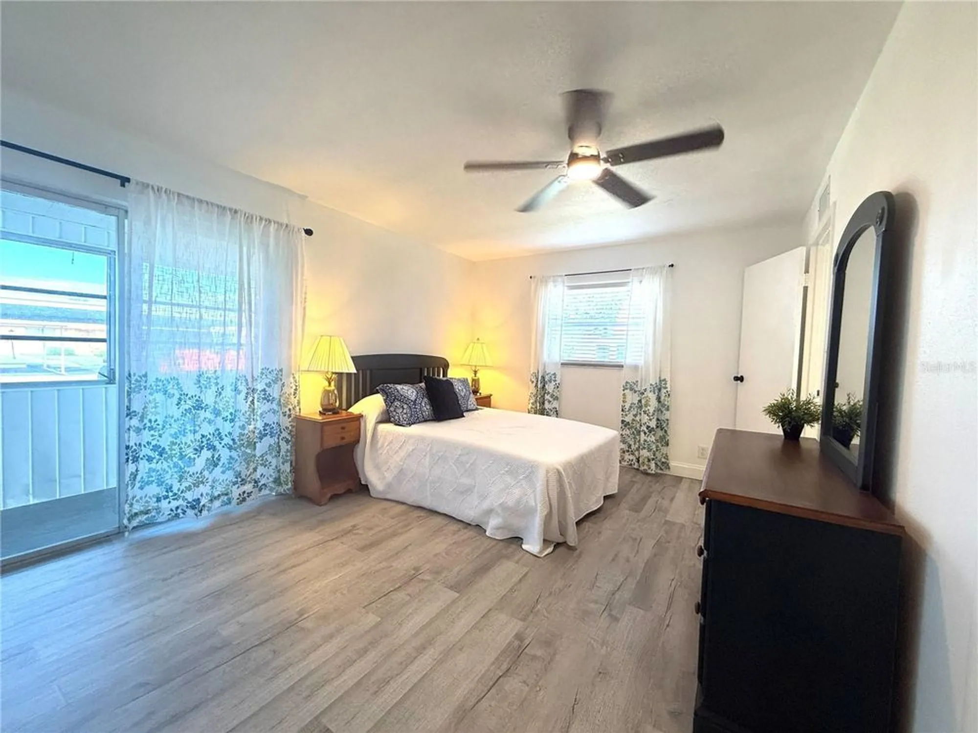 Property Slideshow image 13 of 23 | 1802 bedford ln 7, Sun City Center, FL, 33573