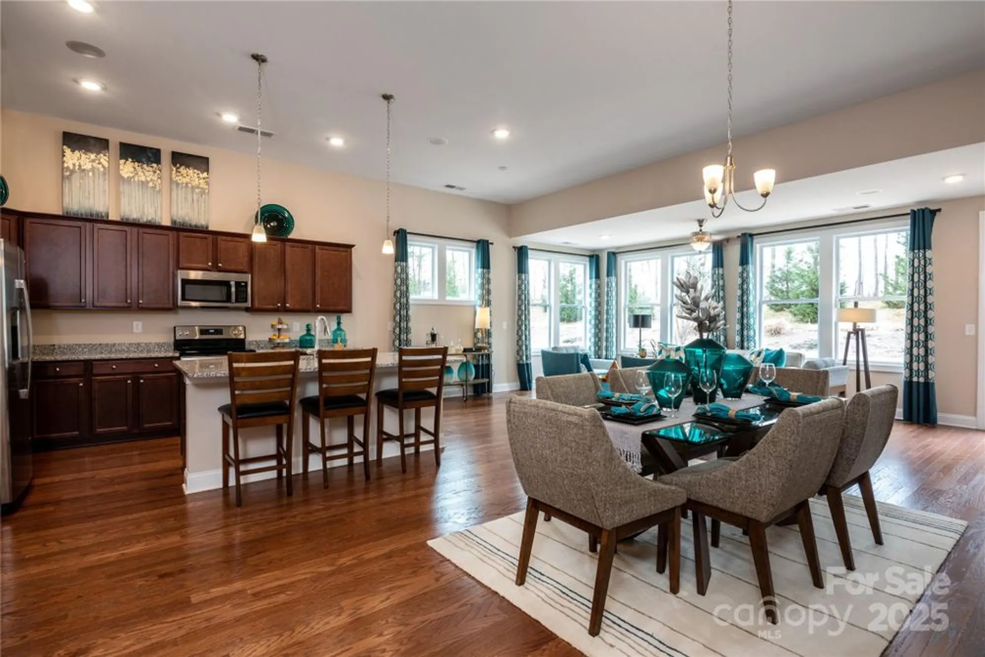 Property Slideshow image 4 of 19 | 8921 silver springs ct, Charlotte, NC, 28215