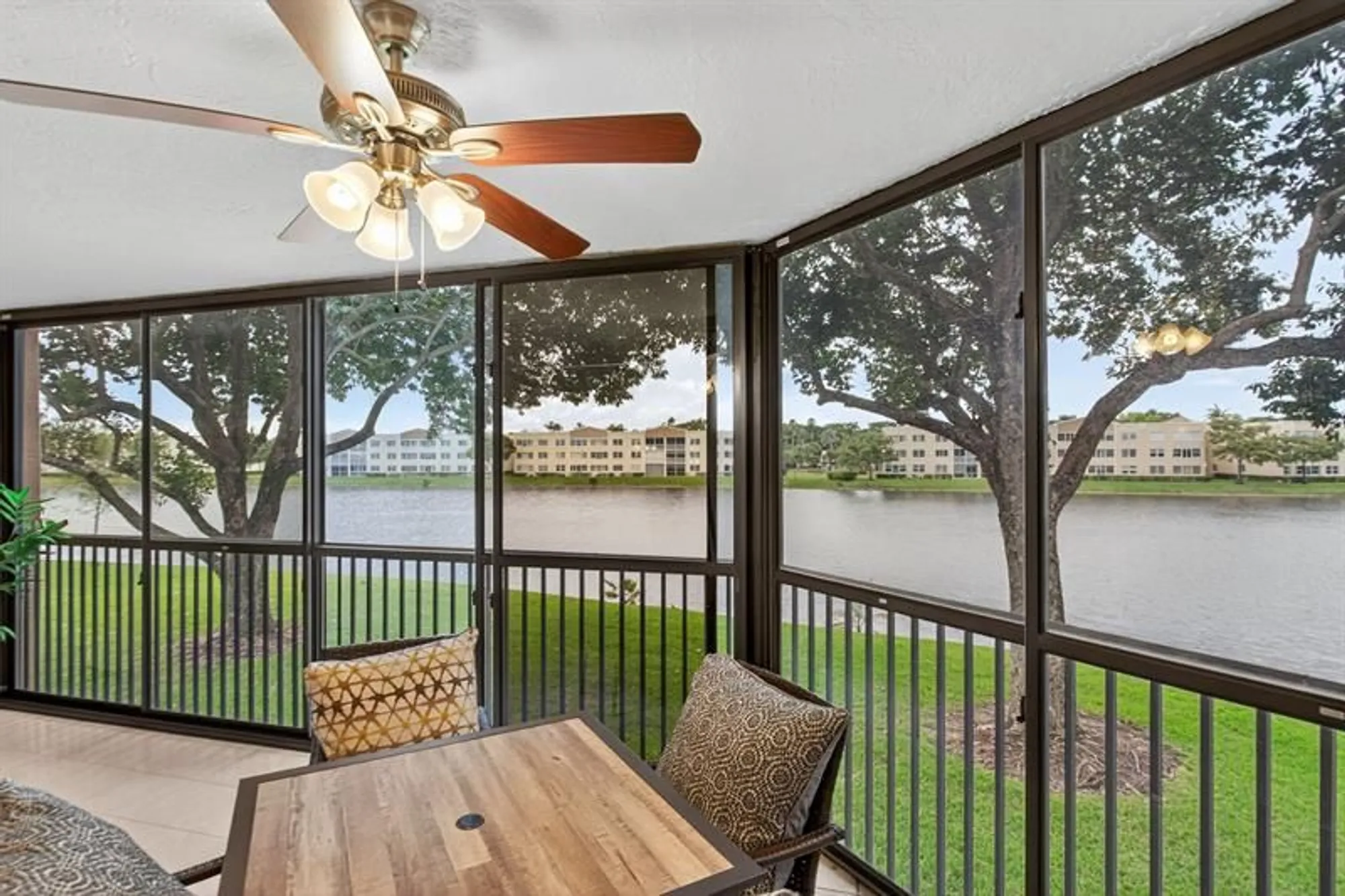 Property Slideshow image 21 of 56 | 7445 fairfax dr 209, Tamarac, FL, 33321