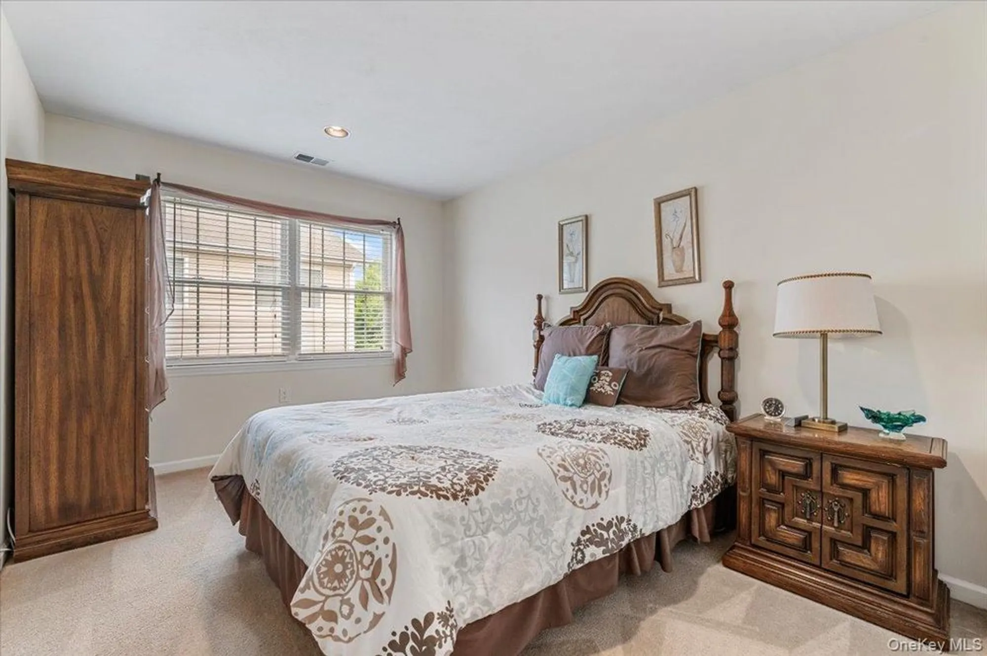 Property Slideshow image 18 of 27 | 108 joseph ln, Dix Hills, NY, 11746