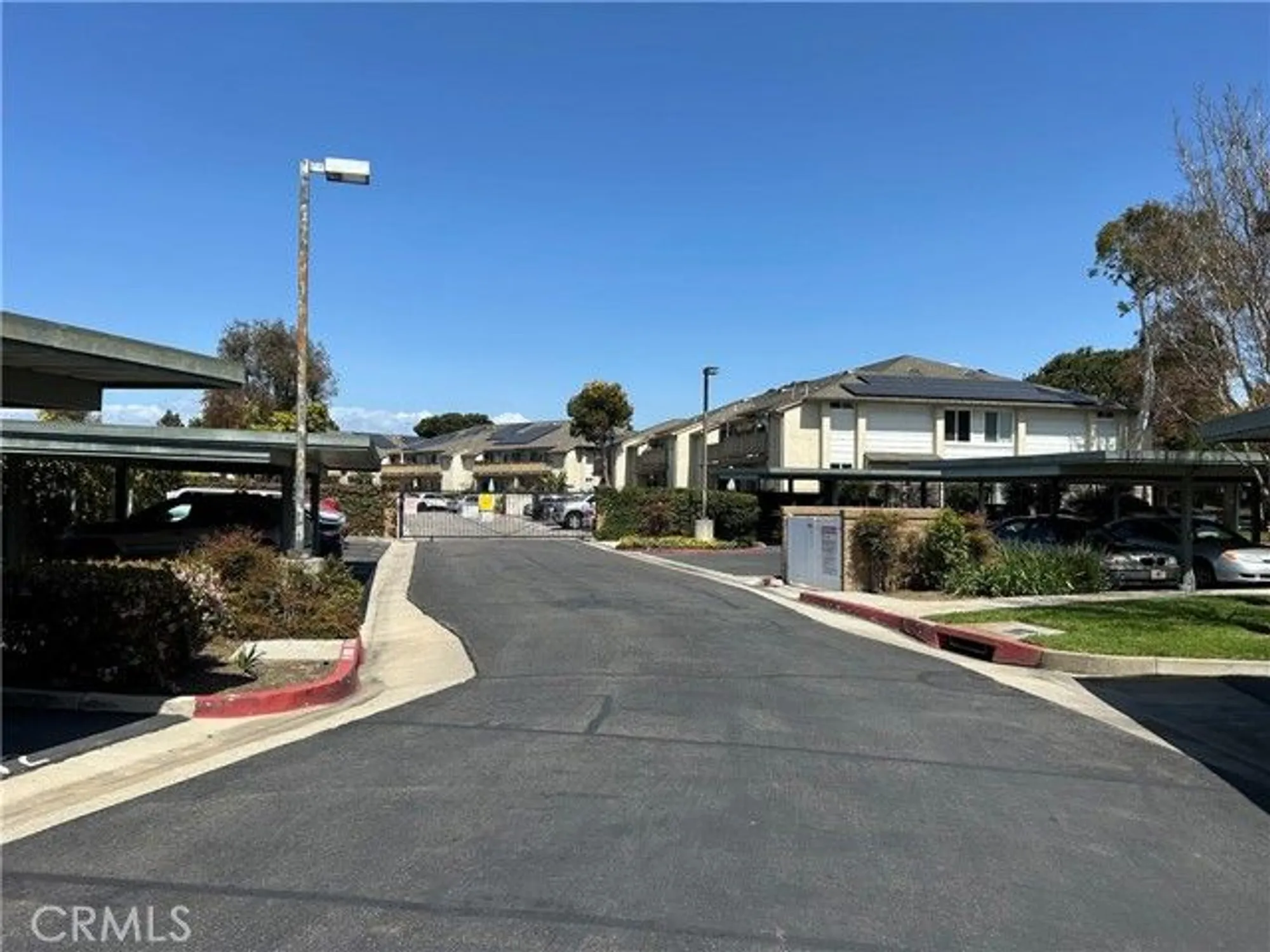 Property Slideshow image 37 of 47 | 18232 parkview ln 103, Huntington Beach, CA, 92648