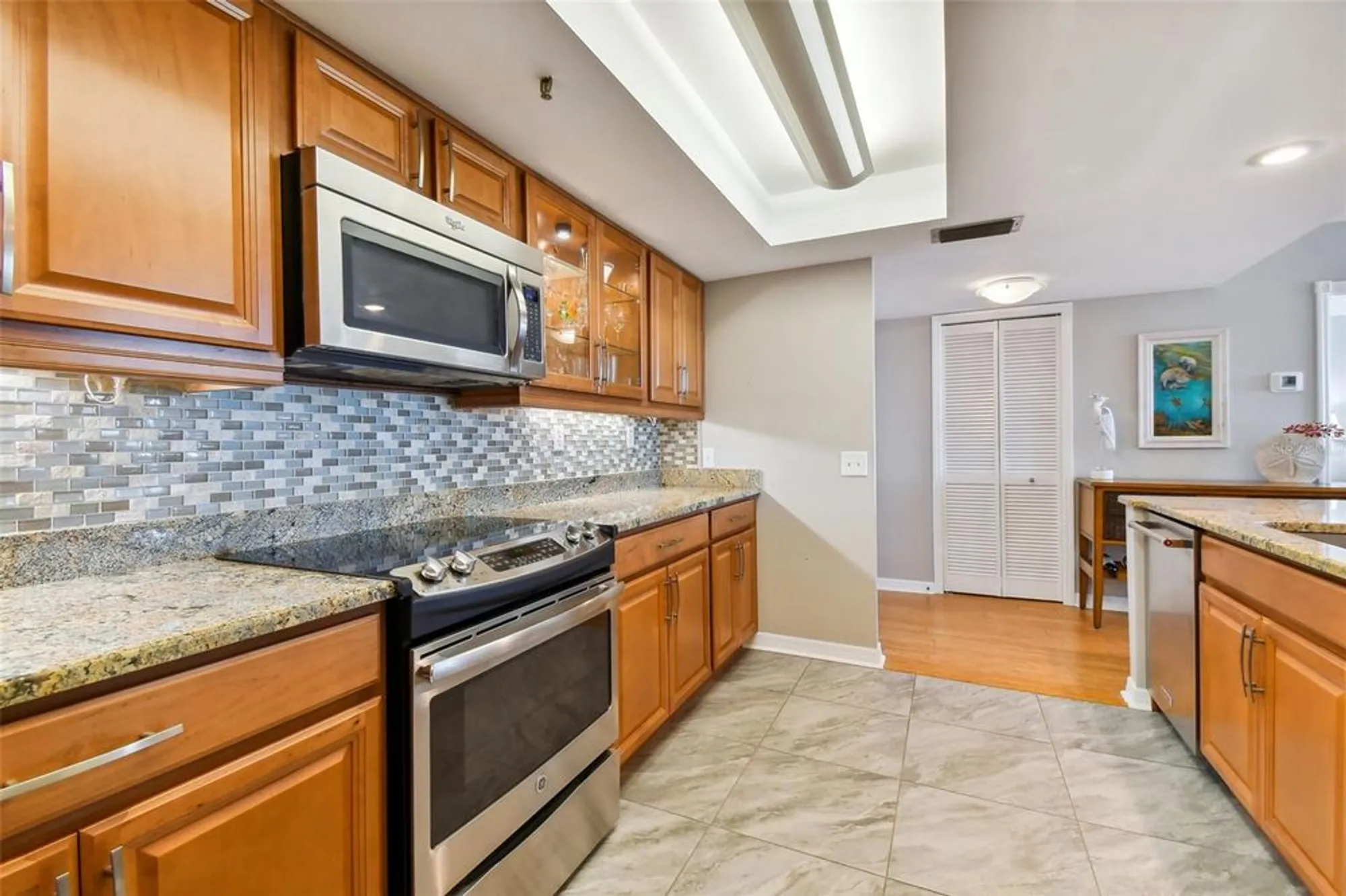 Property Slideshow image 10 of 70 | 6372 palma del mar blvd s apt 605, St Petersburg, FL, 33715