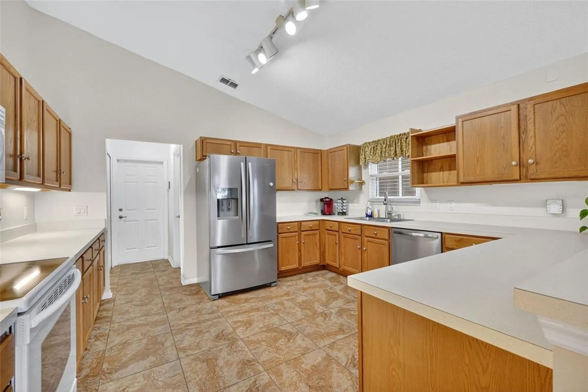 Property Slideshow image 5 of 41 | 4822 sawgrass lake cir, Leesburg, FL, 34748