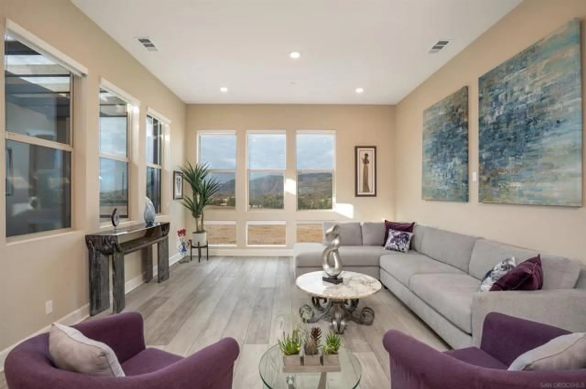 Property Slideshow image 14 of 41 | 16750 coyote bush dr 108, San Diego, CA, 92127