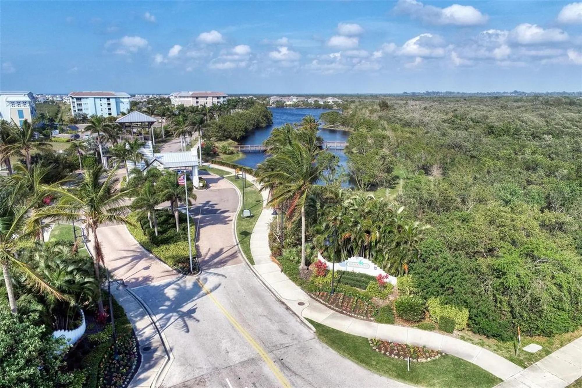 Property Slideshow image 84 of 88 | 230 sapphire lake dr unit 201, Bradenton, FL, 34209