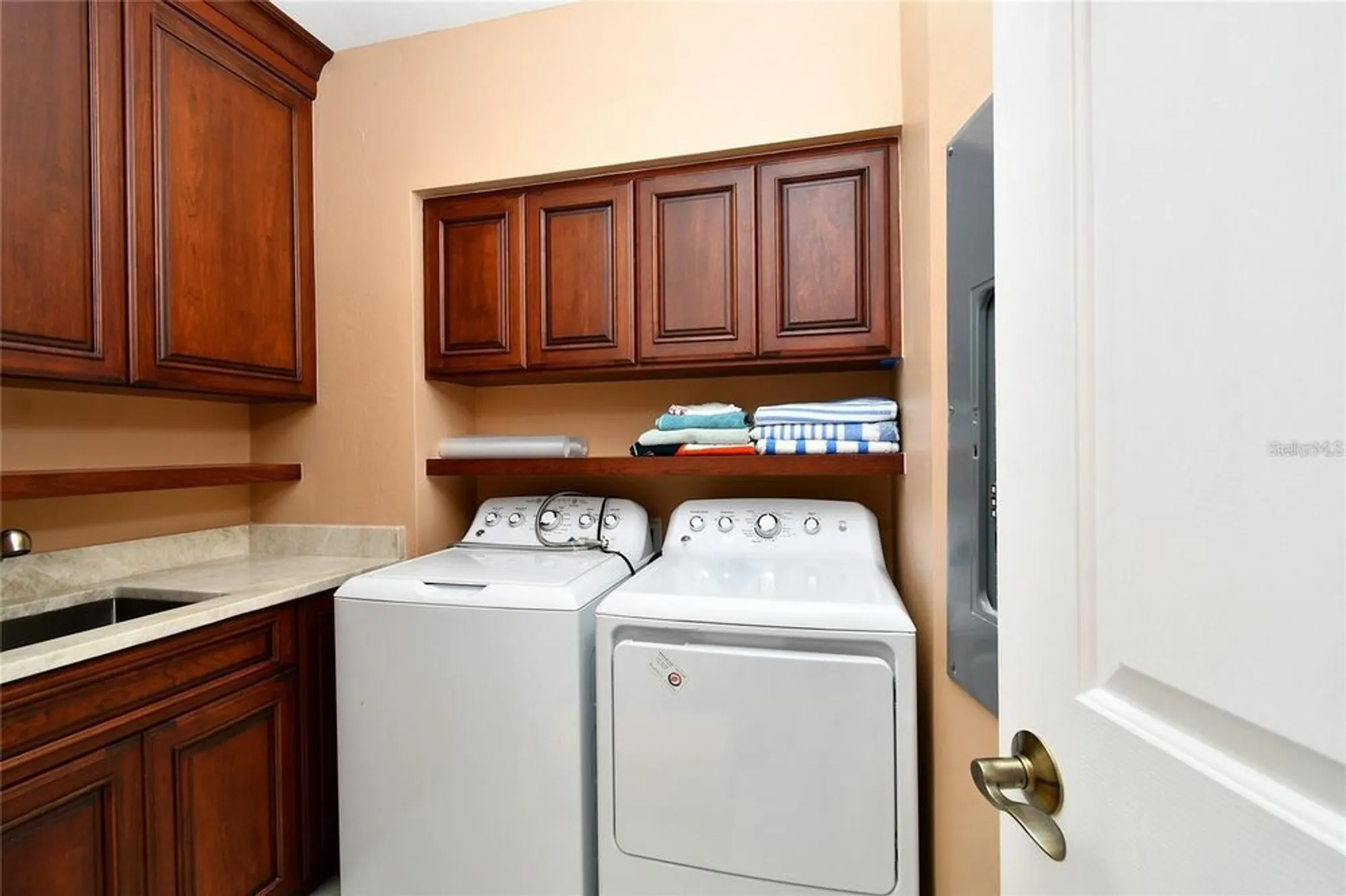 Property Slideshow image 16 of 52 | 3313 sunset key cir unit 705, Punta Gorda, FL, 33955