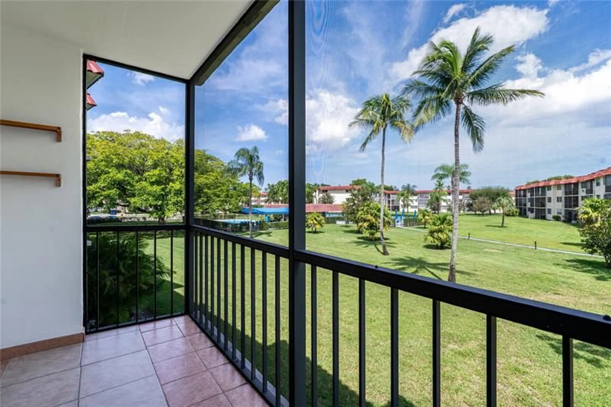 Property Slideshow image 17 of 57 | 9720 s hollybrook lake dr 205, Pembroke Pines, FL, 33025
