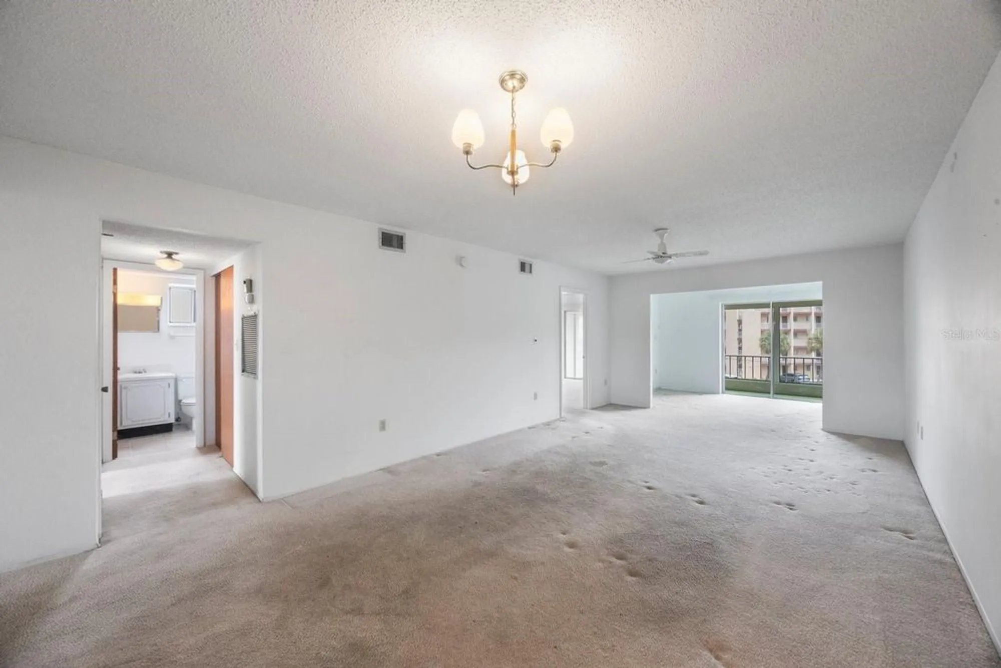 Property Slideshow image 14 of 39 | 4155 heron way # e-301, Bradenton, FL, 34205