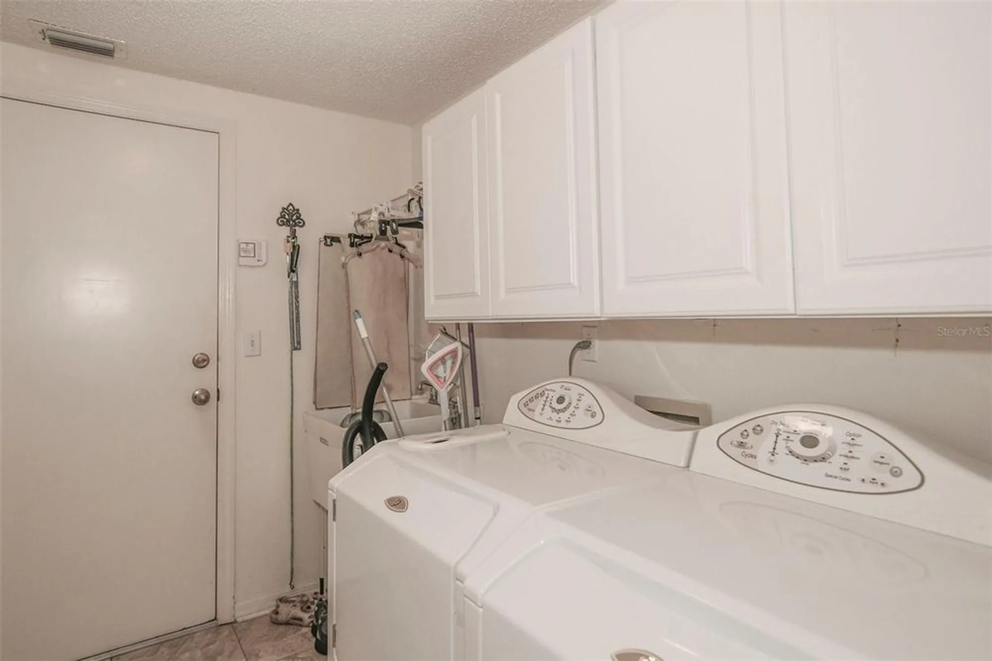 Property Slideshow image 33 of 58 | 2451 e del webb blvd, Sun City Center, FL, 33573