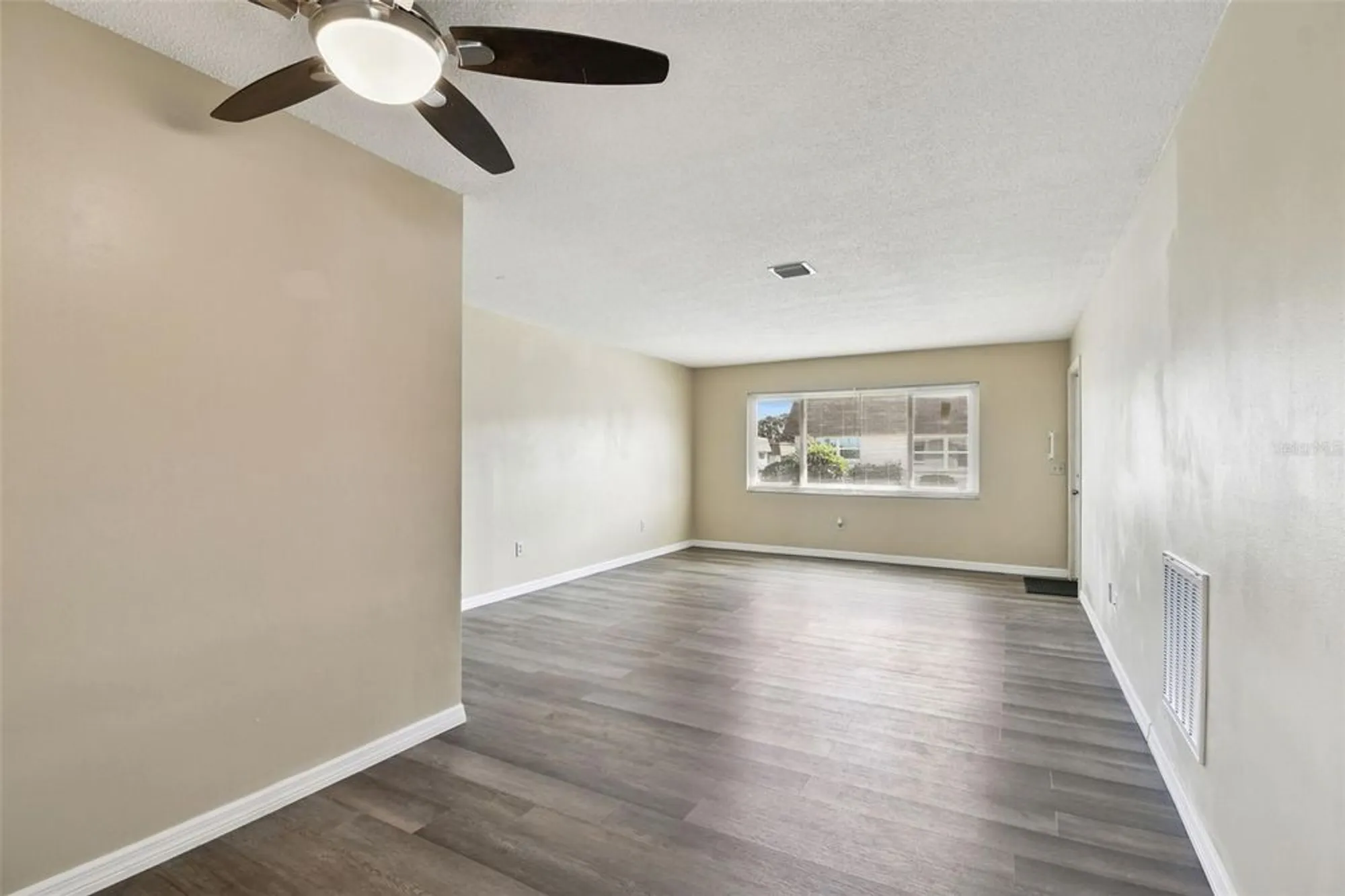Property Slideshow image 11 of 51 | 8472 68th way, Pinellas Park, FL, 33781