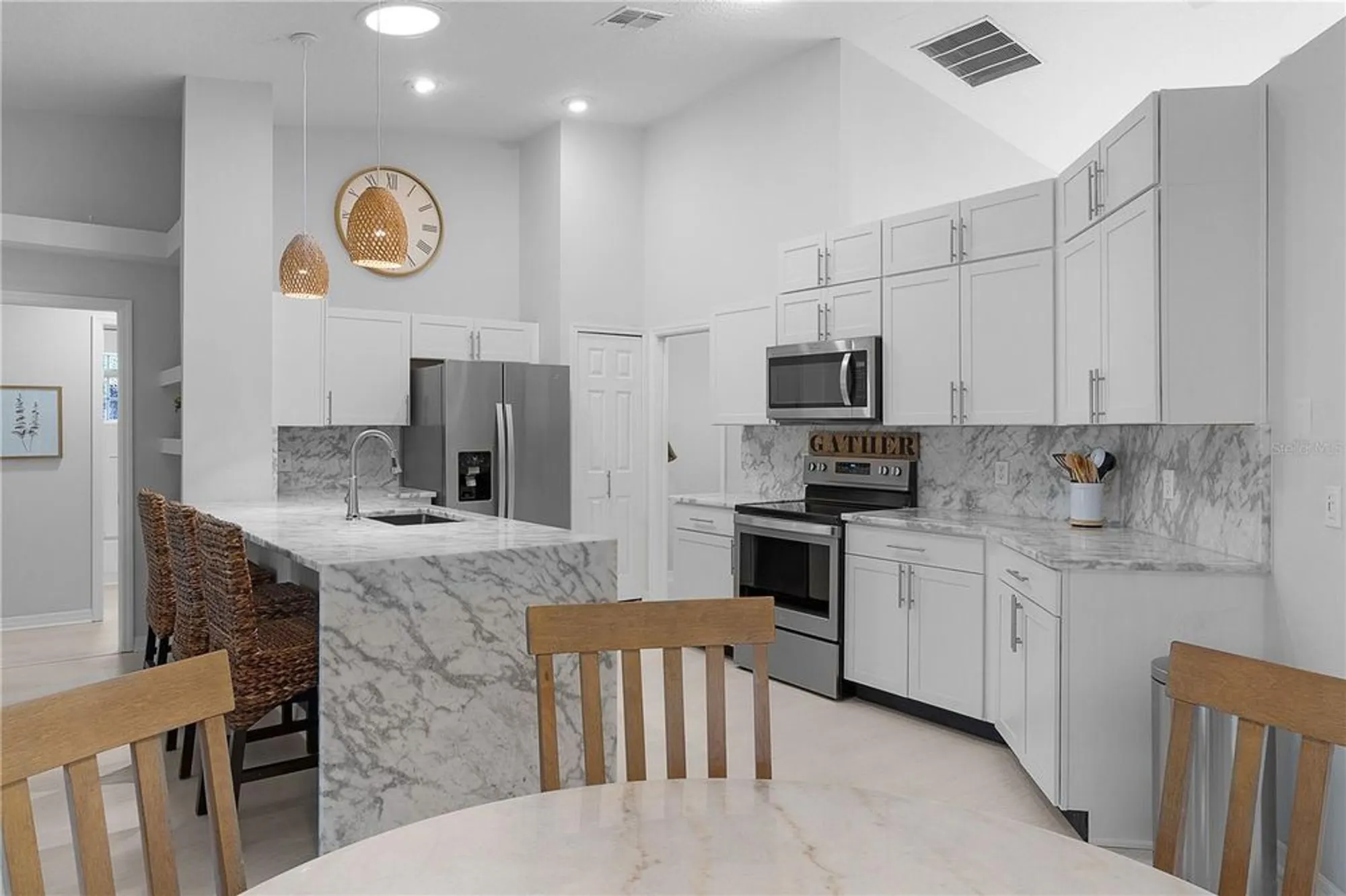 Property Slideshow image 12 of 86 | 5252 grove mnr, Lady Lake, FL, 32159