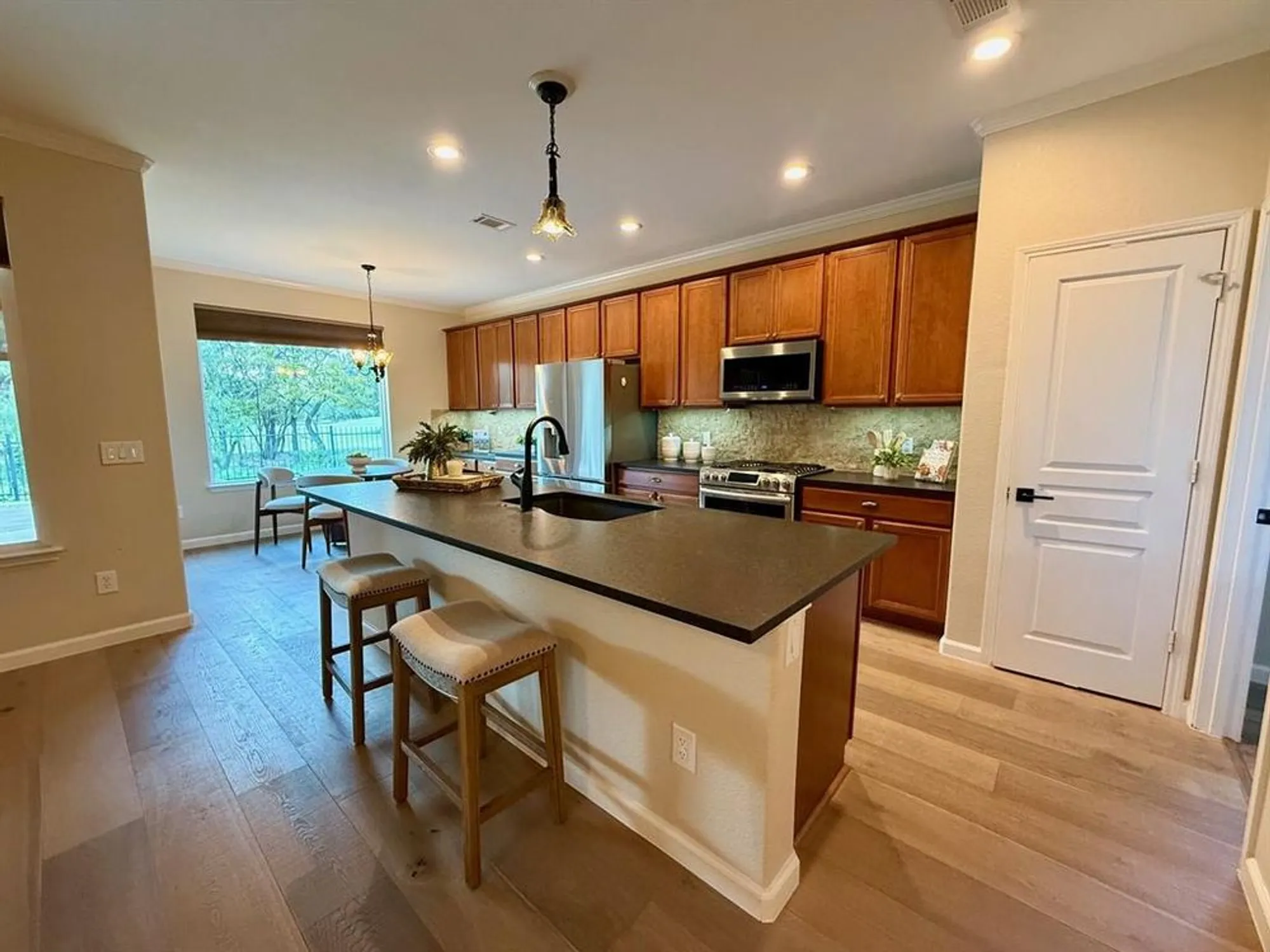 Property Slideshow image 5 of 30 | 6739 festival ln, Frisco, TX, 75036