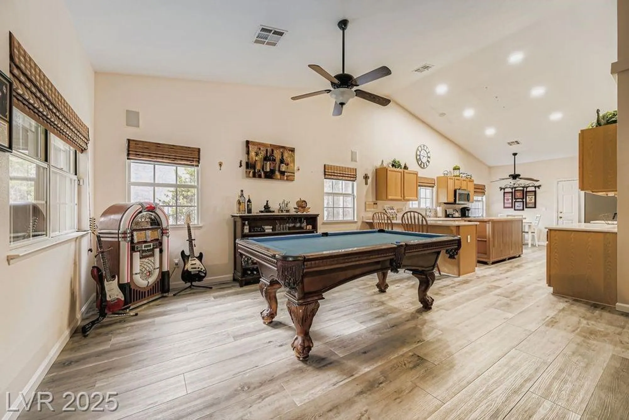 Property Slideshow image 13 of 28 | 5320 rim view ln, Las Vegas, NV, 89130