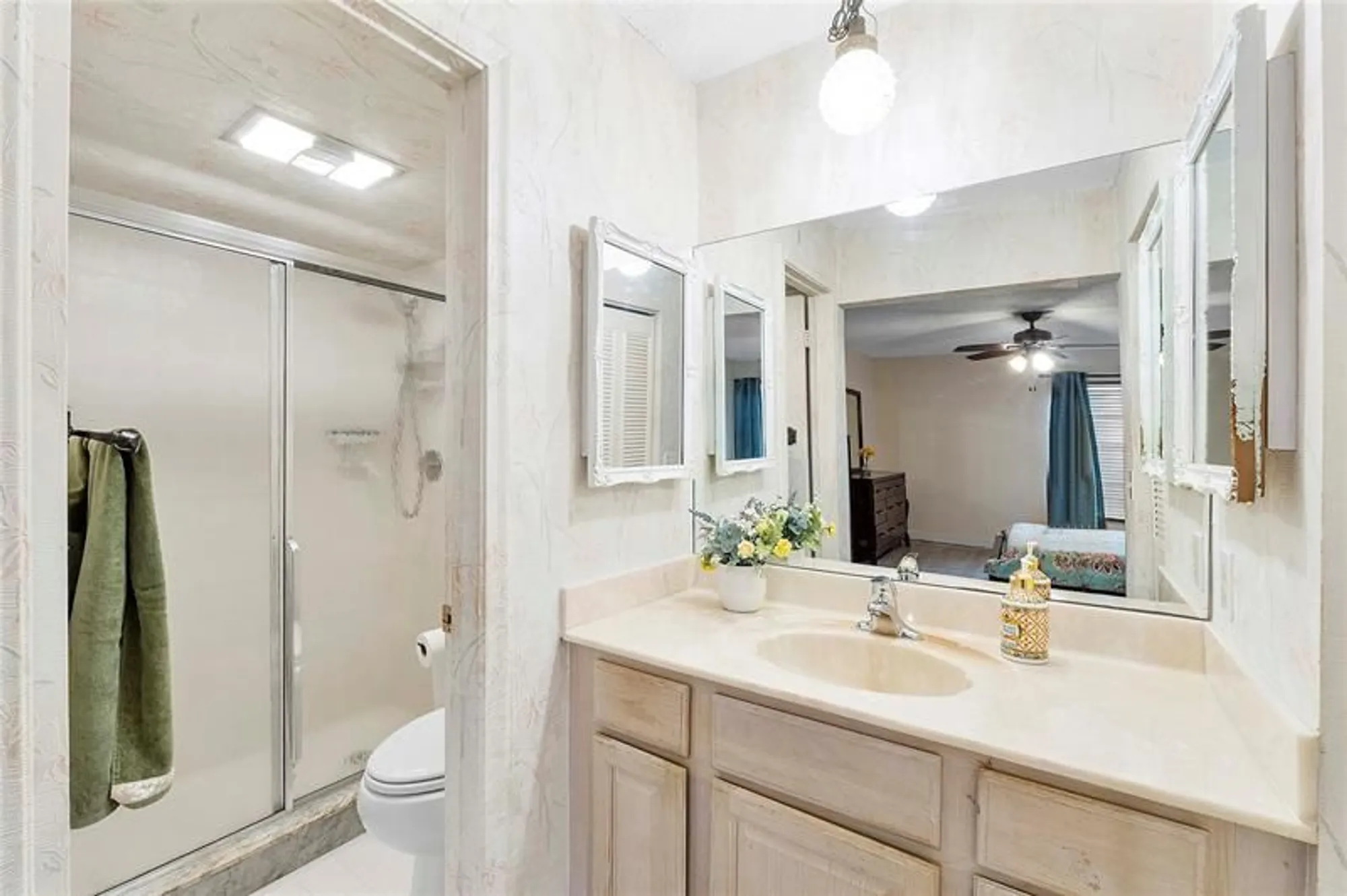 Property Slideshow image 19 of 31 | 3776 inverrary blvd, Lauderhill, FL, 33319