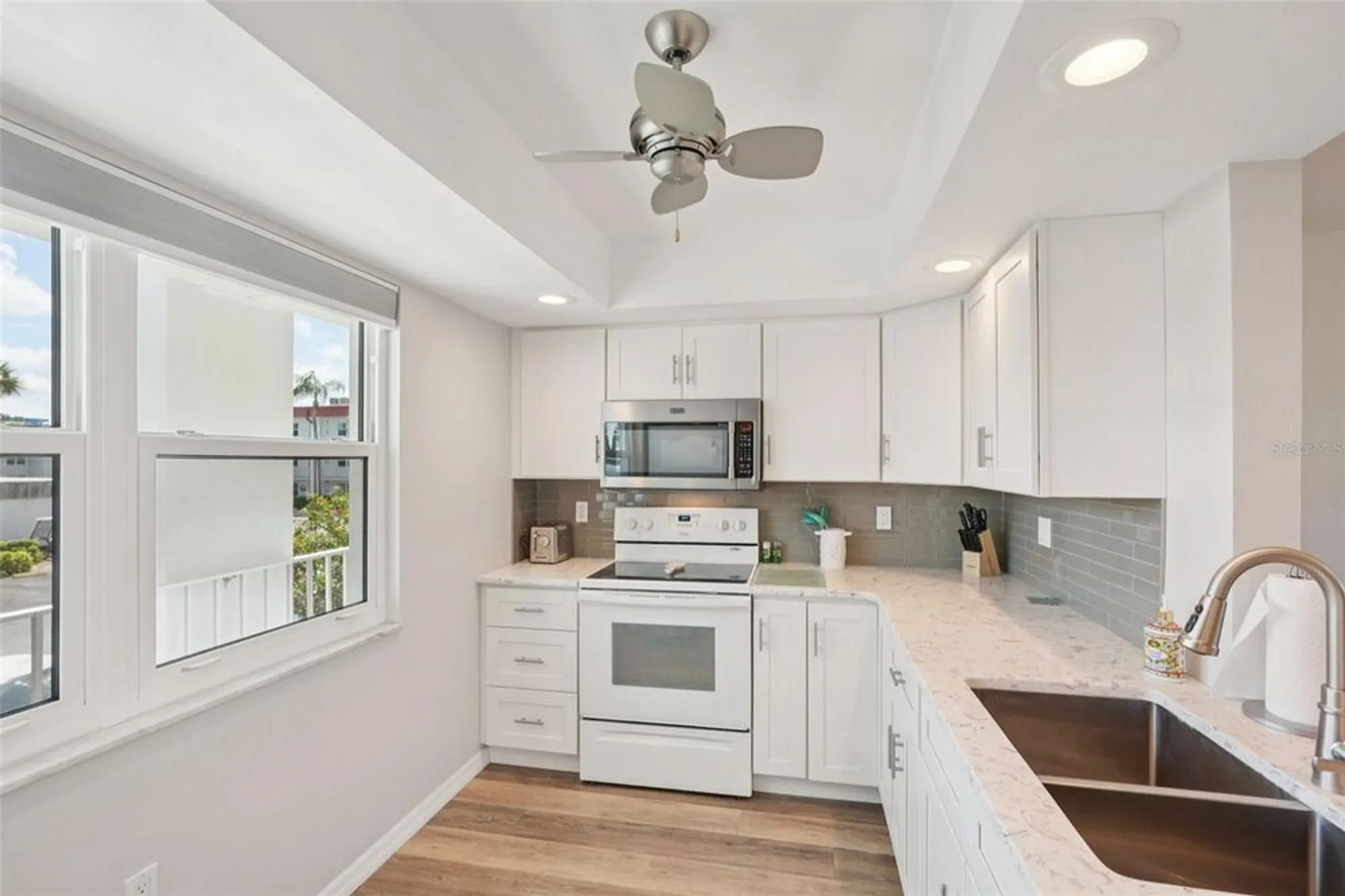 Property Slideshow image 10 of 43 | 1700 pine valley dr 205, Fort Myers, FL, 33907