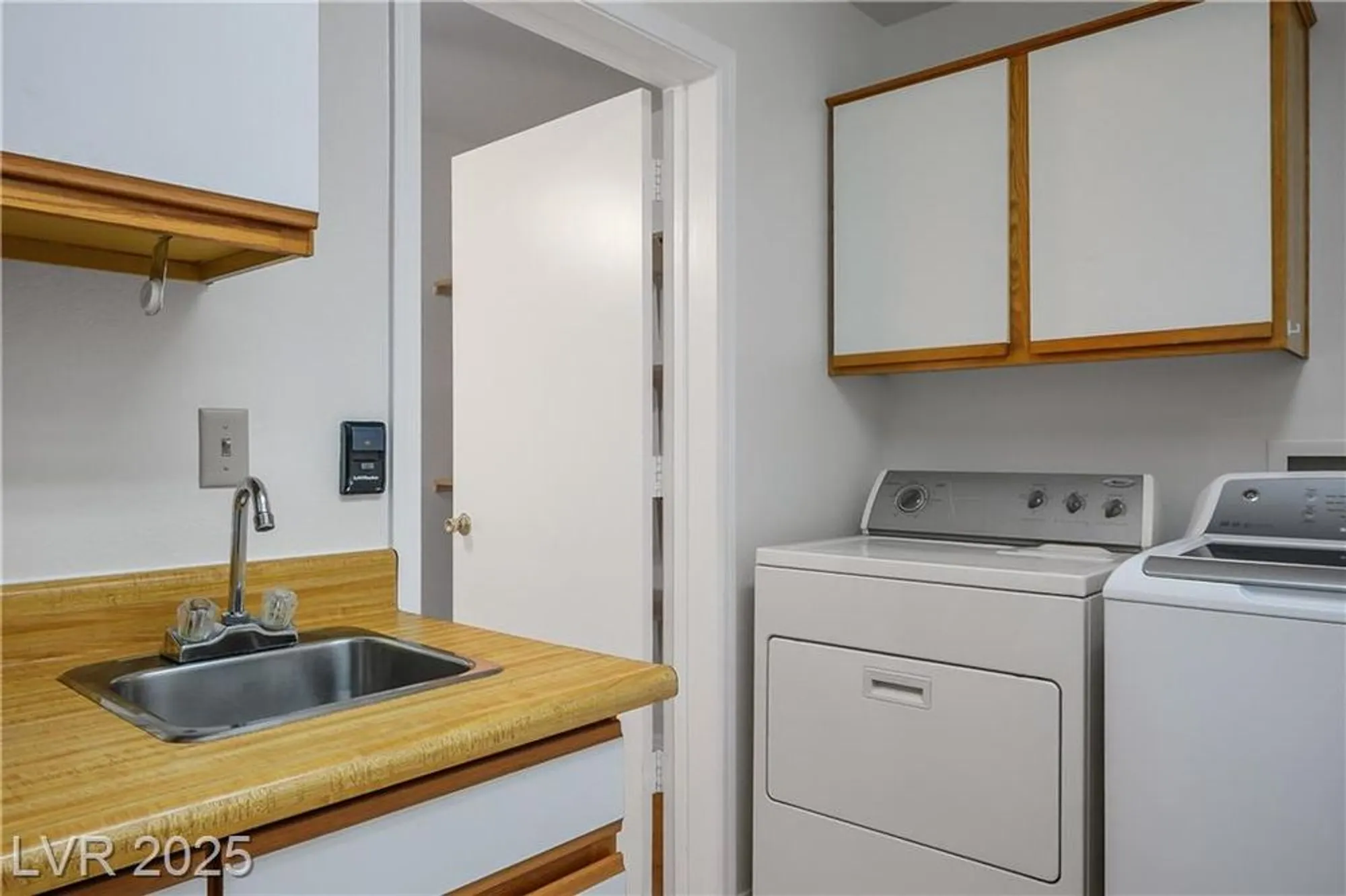 Property Slideshow image 18 of 27 | 2413 totem pole ct, Las Vegas, NV, 89134