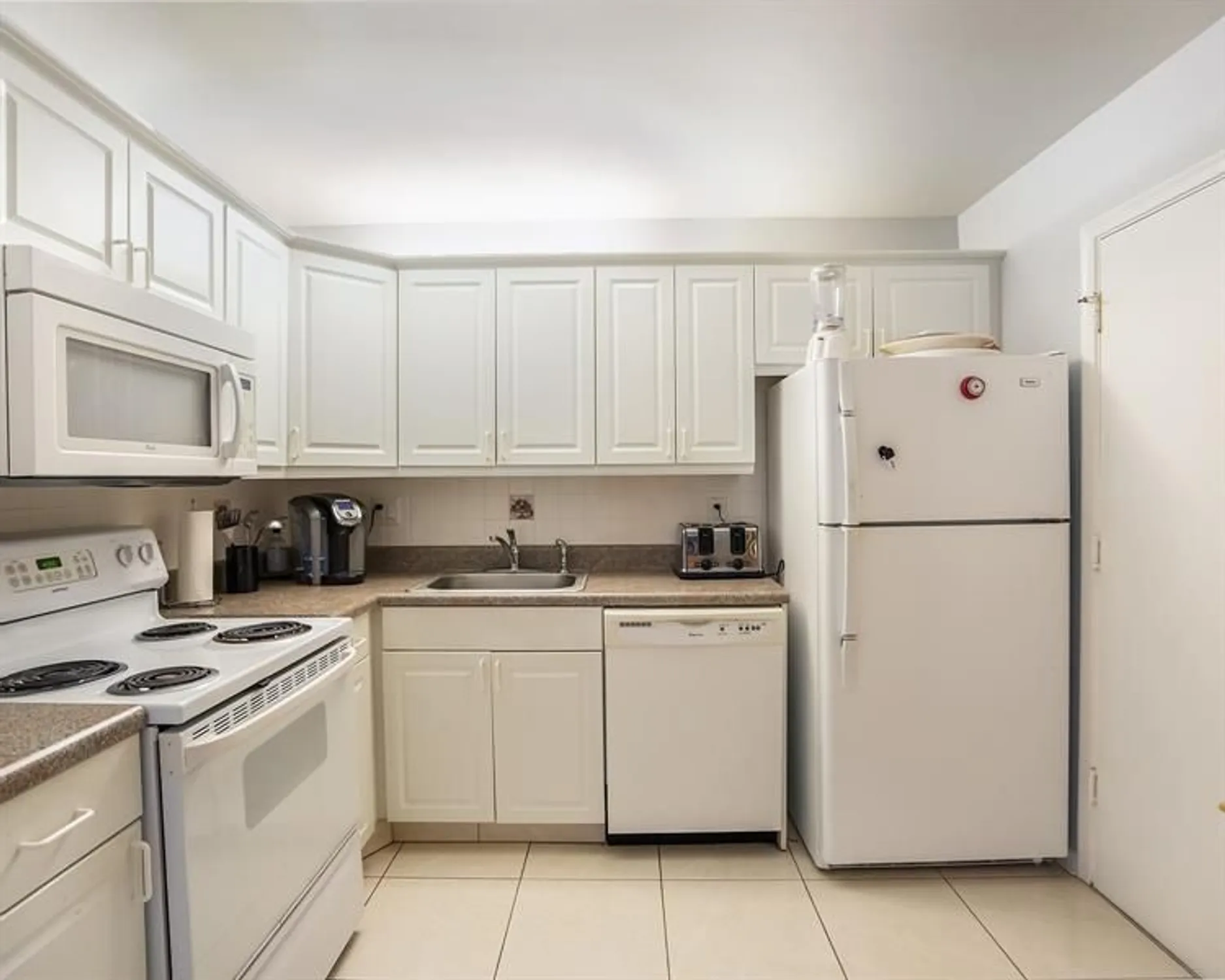 Property Slideshow image 10 of 22 | 4750 nw 22nd ct 204, Lauderhill, FL, 33313