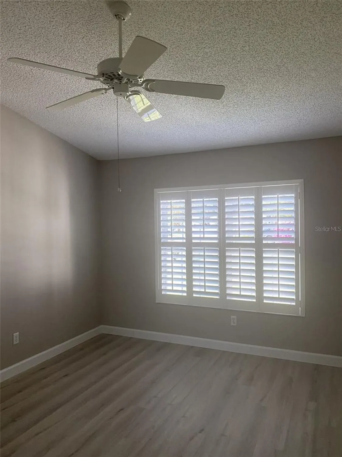 Property Slideshow image 4 of 6 | 25327 hibiscus st, Leesburg, FL, 34748