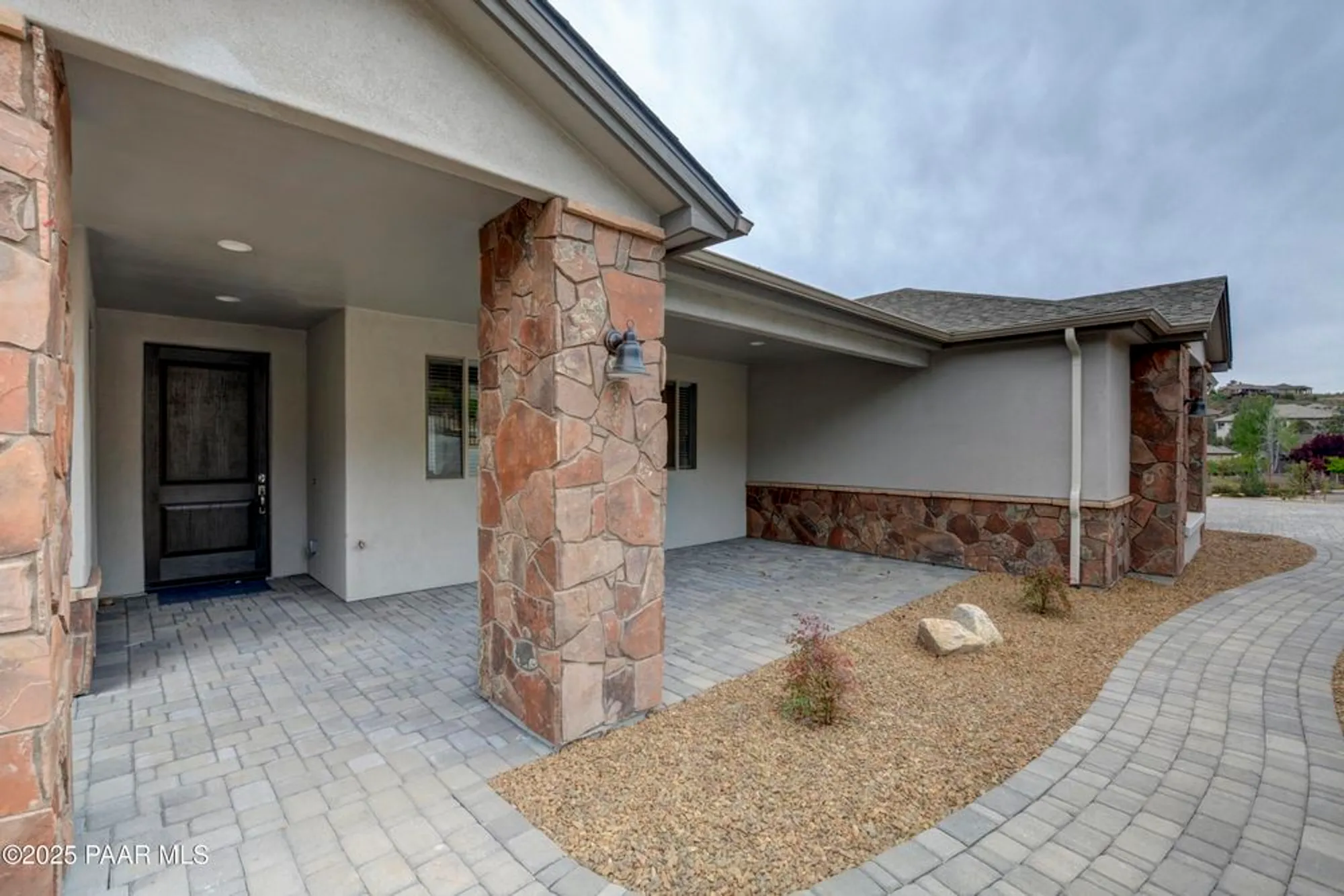 Property Slideshow image 2 of 26 | 212 e smoke tree ln, Prescott, AZ, 86301
