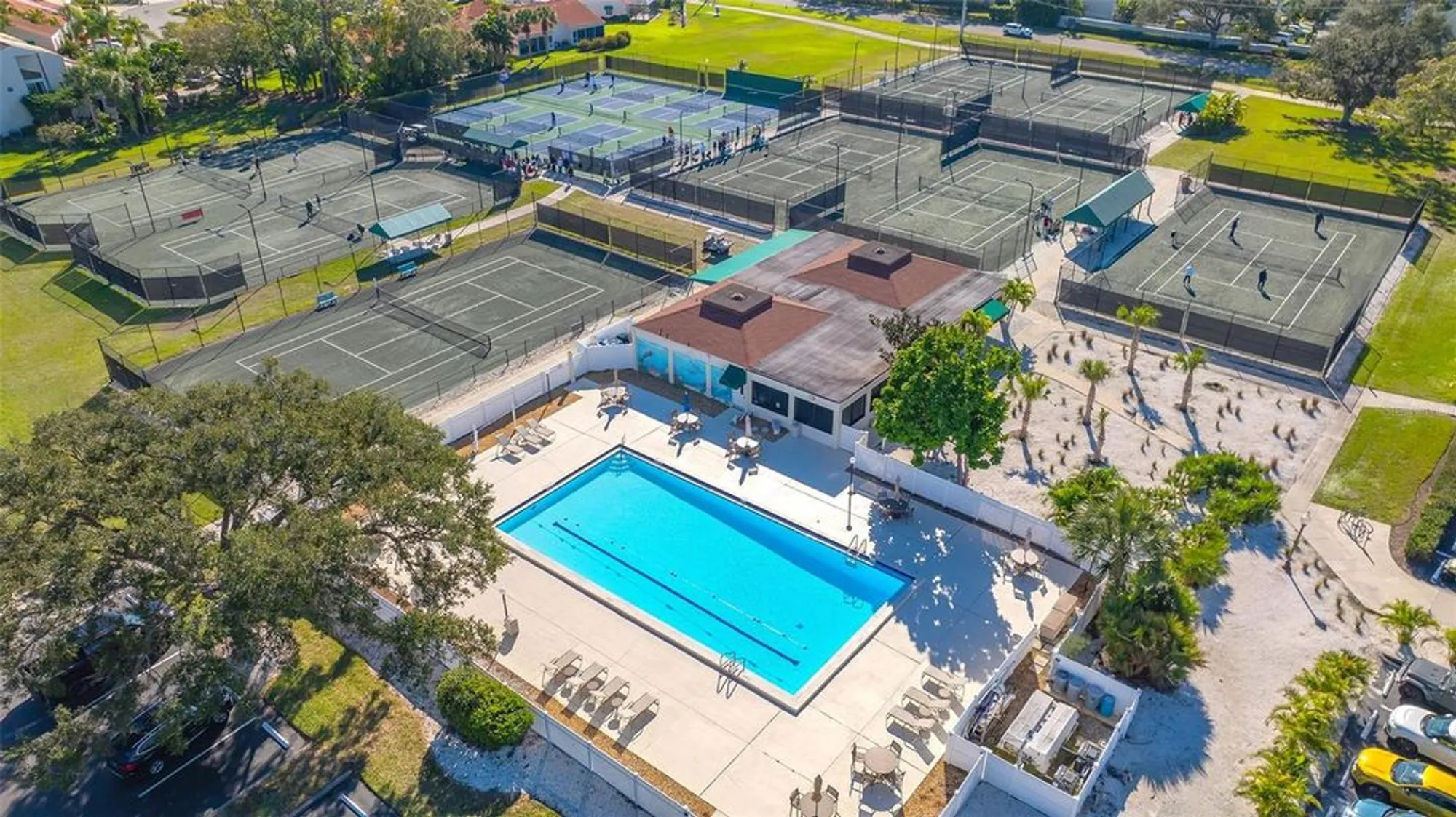 Property Slideshow image 33 of 35 | 5568 country club way, Sarasota, FL, 34243