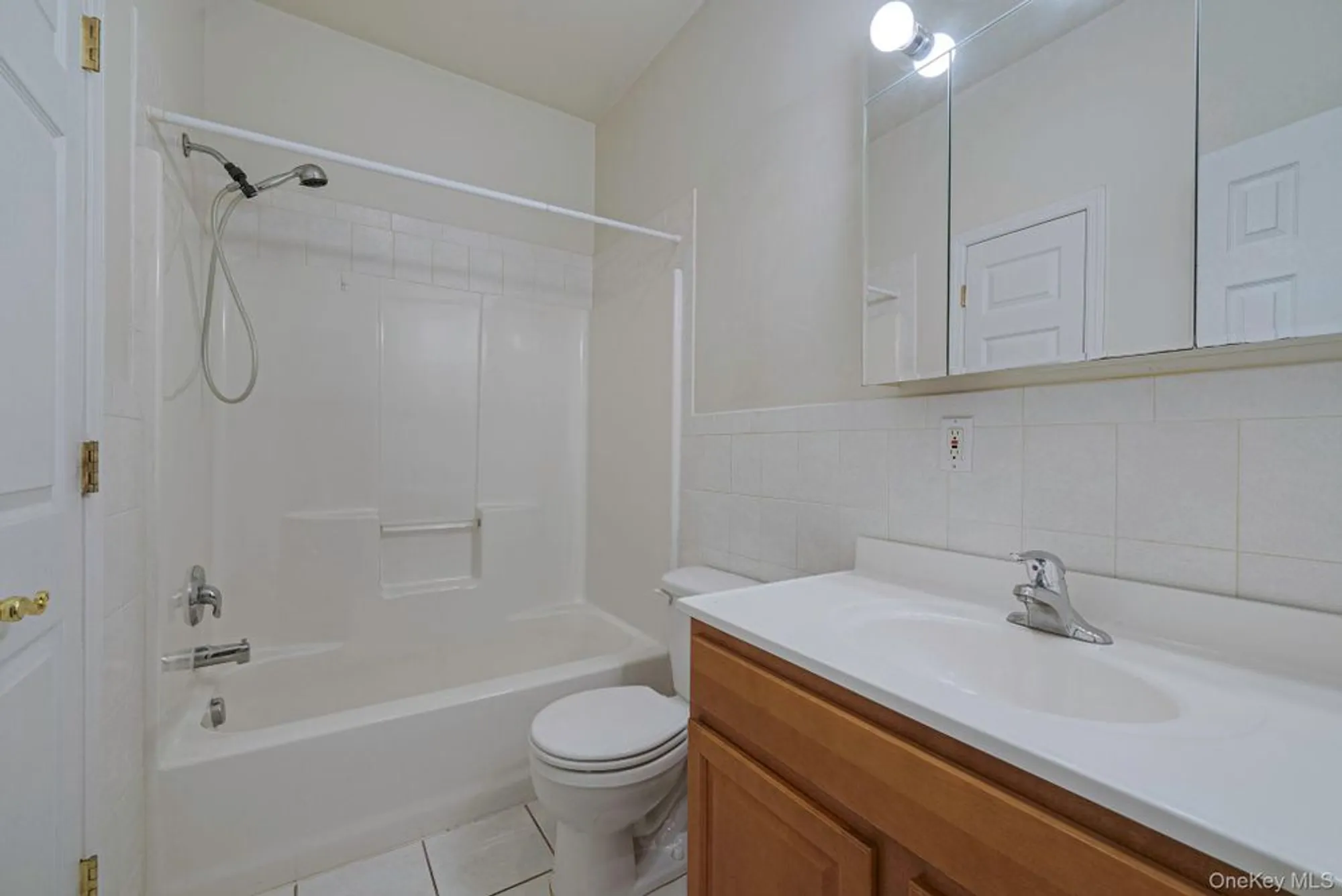 Property Slideshow image 16 of 16 | 66 sarah ct, Amityville, NY, 11701