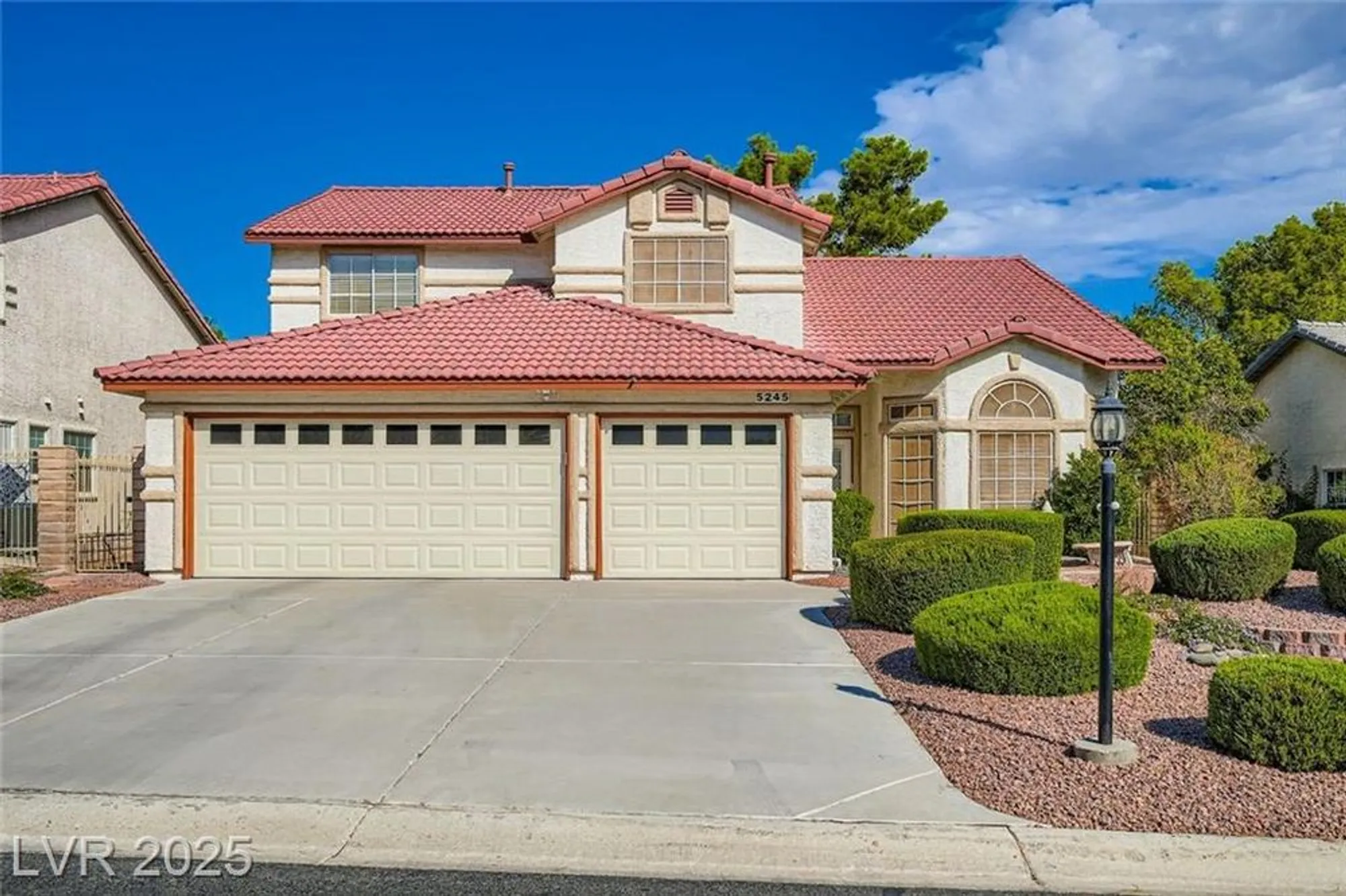 Property Slideshow image 1 of 49 | 5245 roca ln, Las Vegas, NV, 89130