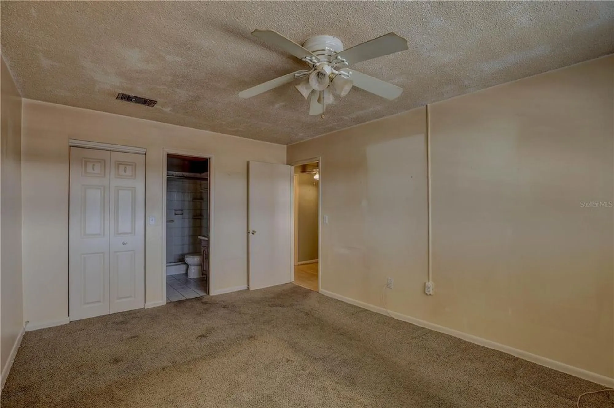 Property Slideshow image 20 of 41 | 5501 80th st n unit 406, Saint Petersburg, FL, 33709