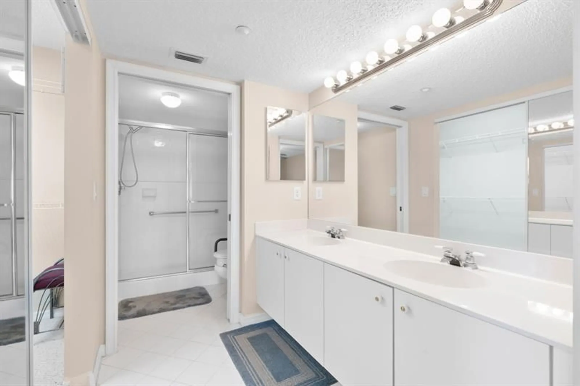 Property Slideshow image 21 of 24 | 7763 southampton ter 215, Tamarac, FL, 33321