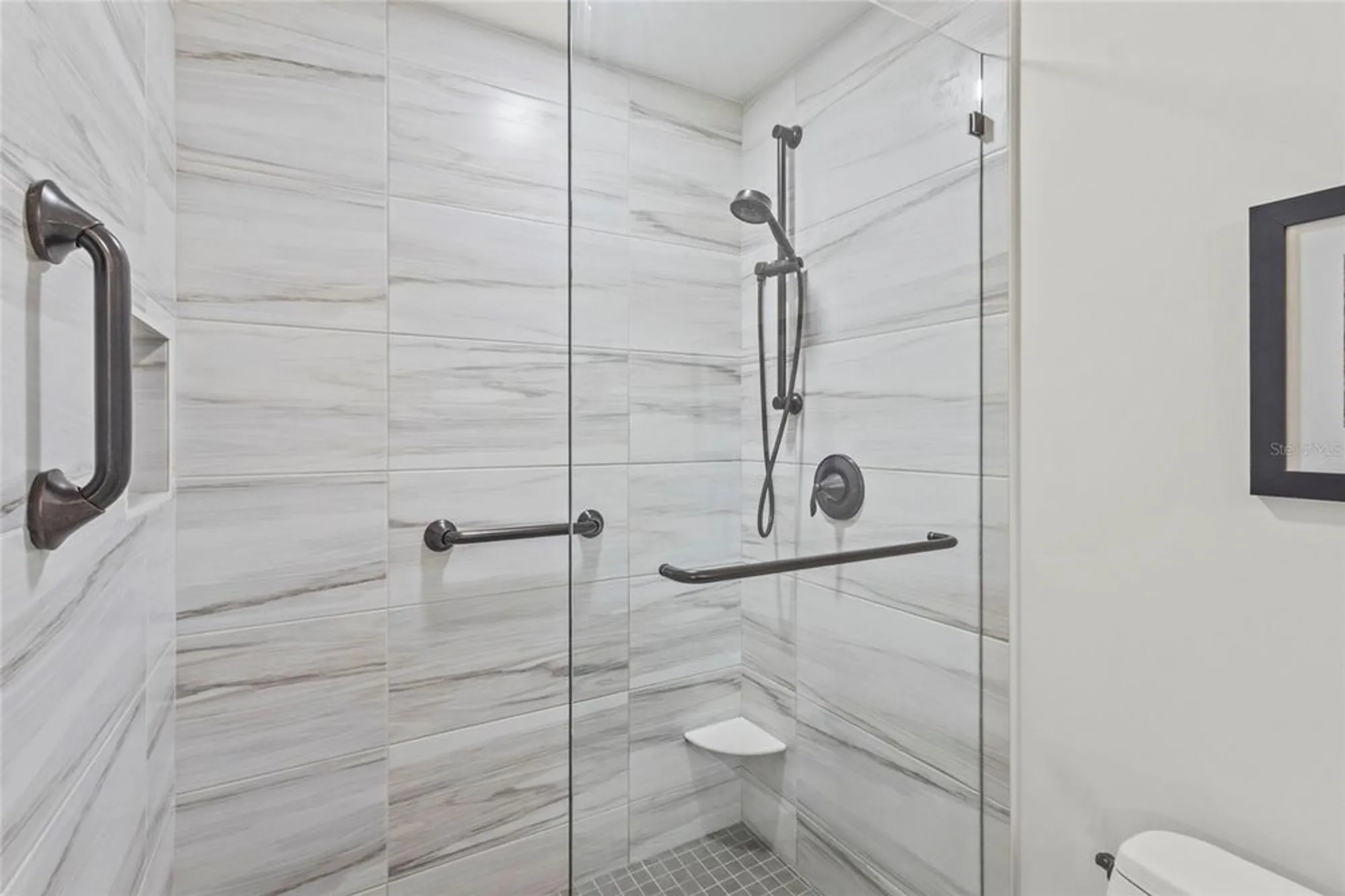 Property Slideshow image 16 of 38 | 7143 fairway bend ln, Sarasota, FL, 34243