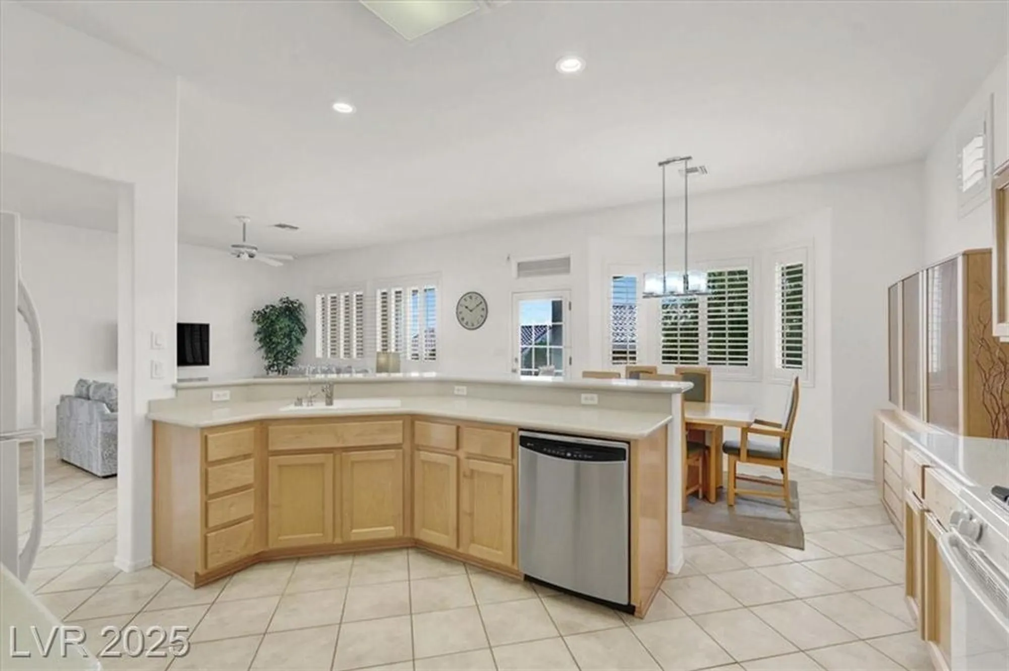 Property Slideshow image 19 of 41 | 10713 brinkwood ave, Las Vegas, NV, 89134