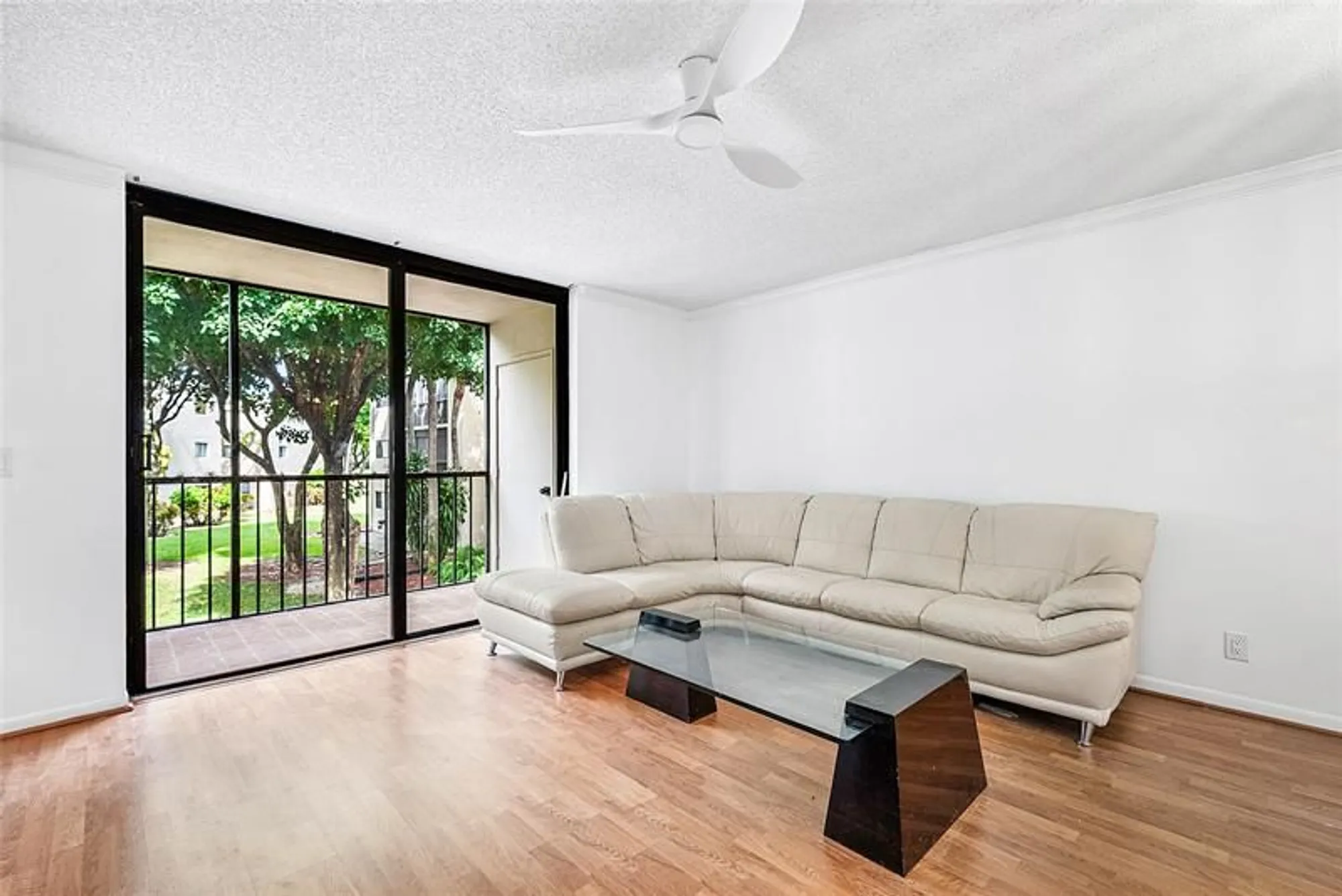 Property Slideshow image 12 of 43 | 5280 las verdes cir 202, Delray Beach, FL, 33484