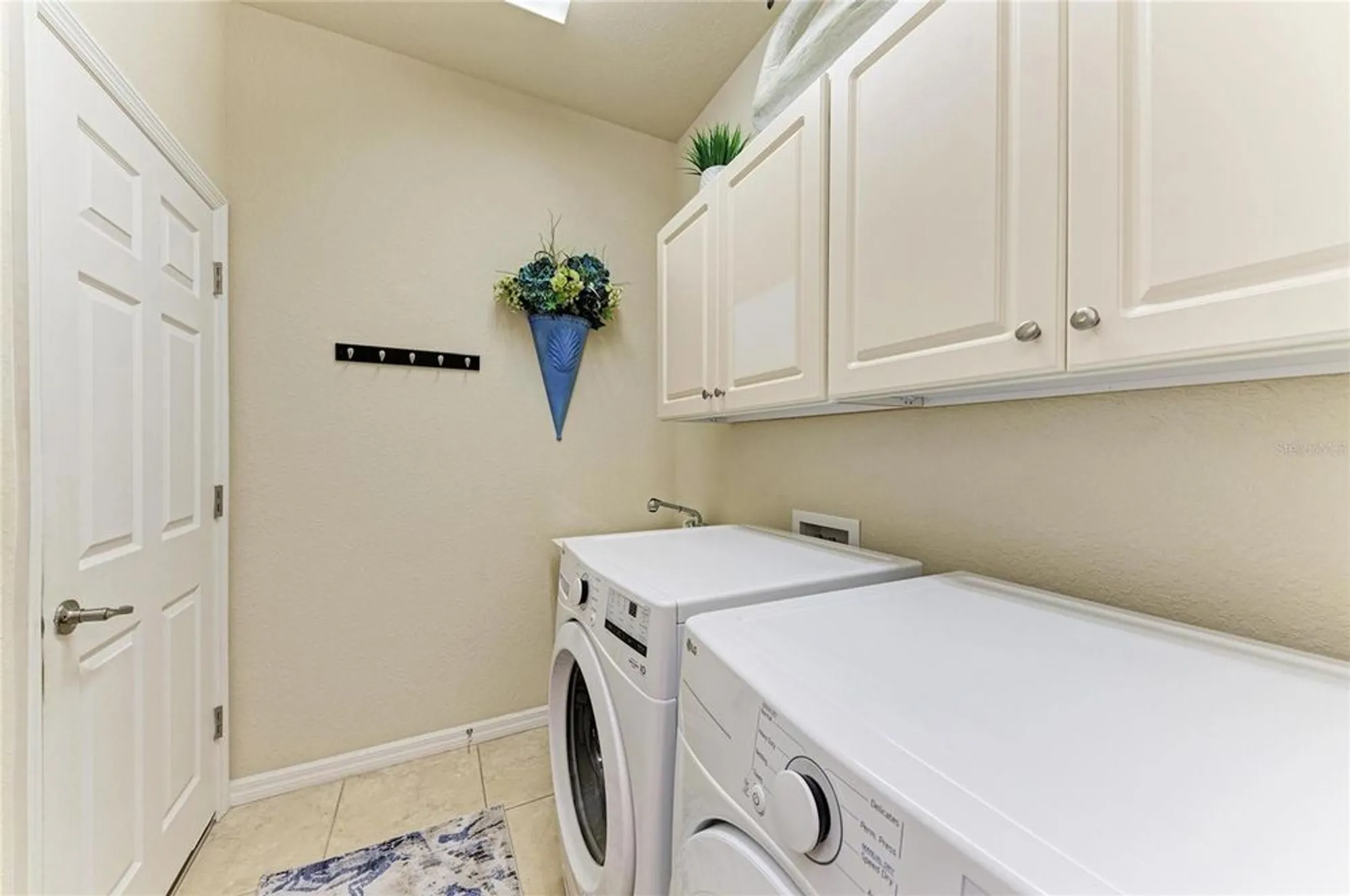 Property Slideshow image 46 of 99 | 9015 hammock edge pl, Bradenton, FL, 34212