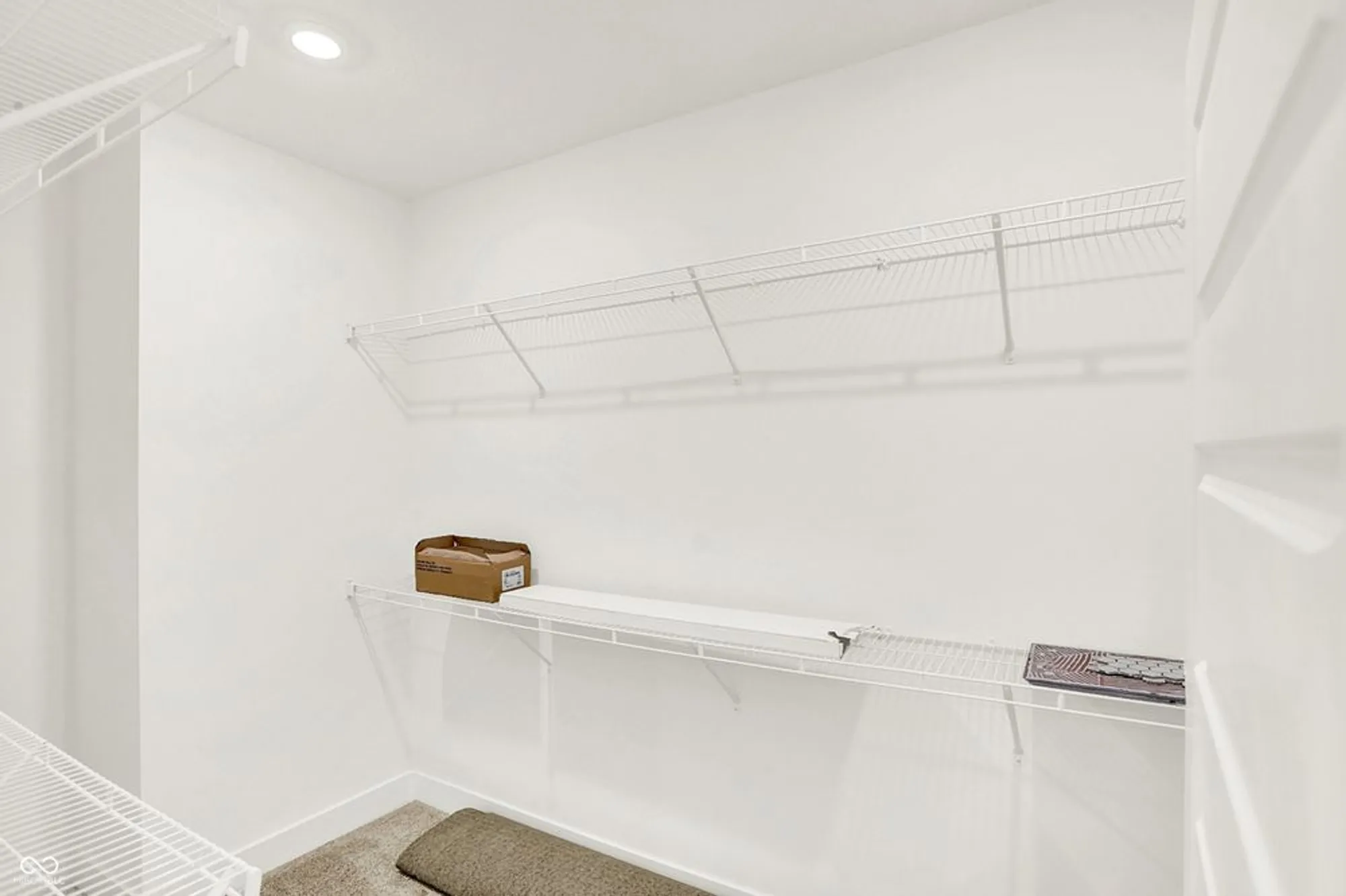 Property Slideshow image 40 of 52 | 5076 foxley park ln, Avon, IN, 46123