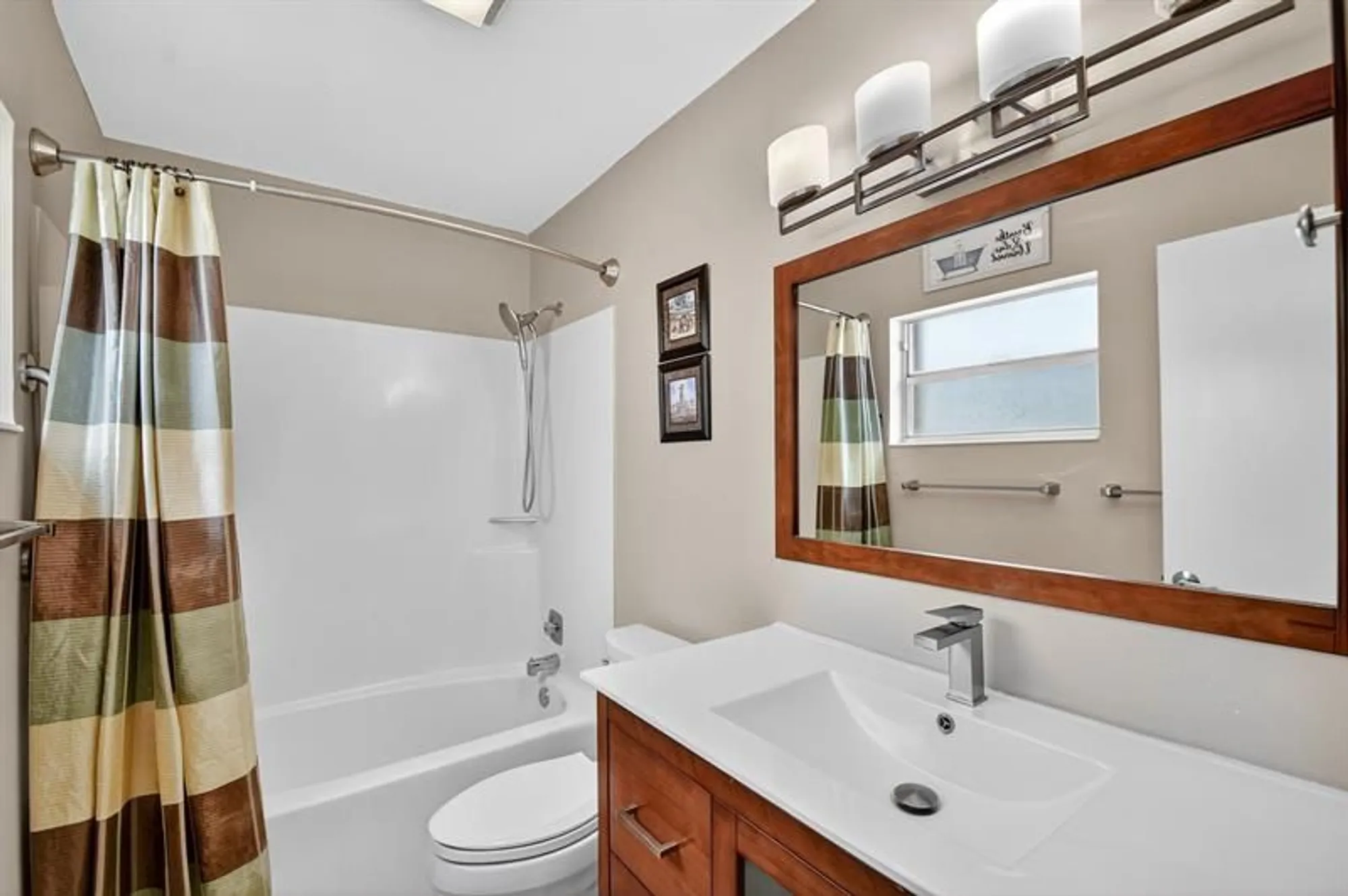 Property Slideshow image 17 of 45 | 121 lake meryl dr, West Palm Beach, FL, 33411