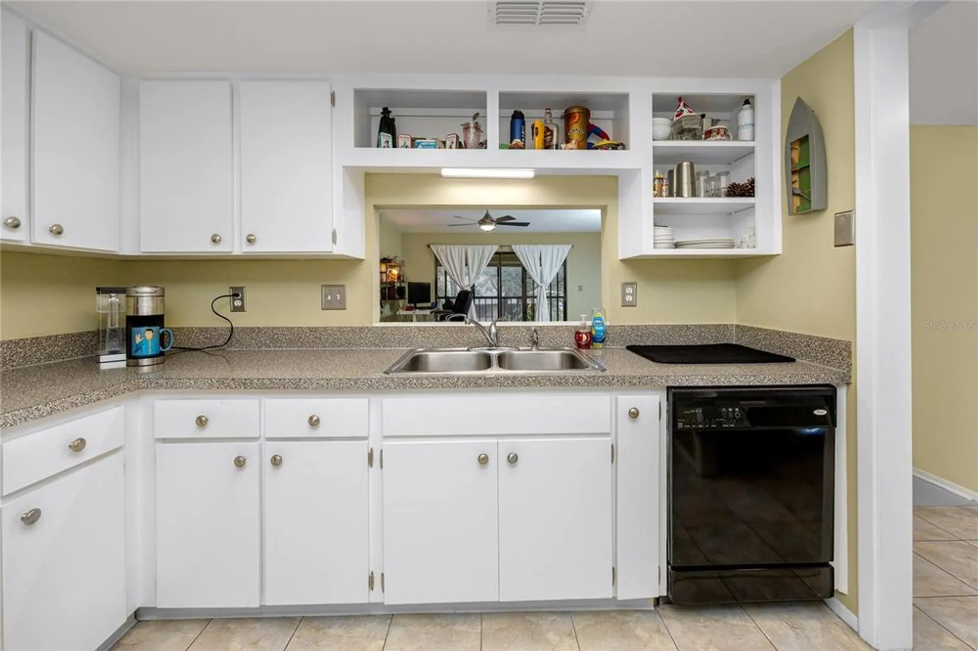 Property Slideshow image 18 of 47 | 2561 royal pines cir # 14h, Clearwater, FL, 33763